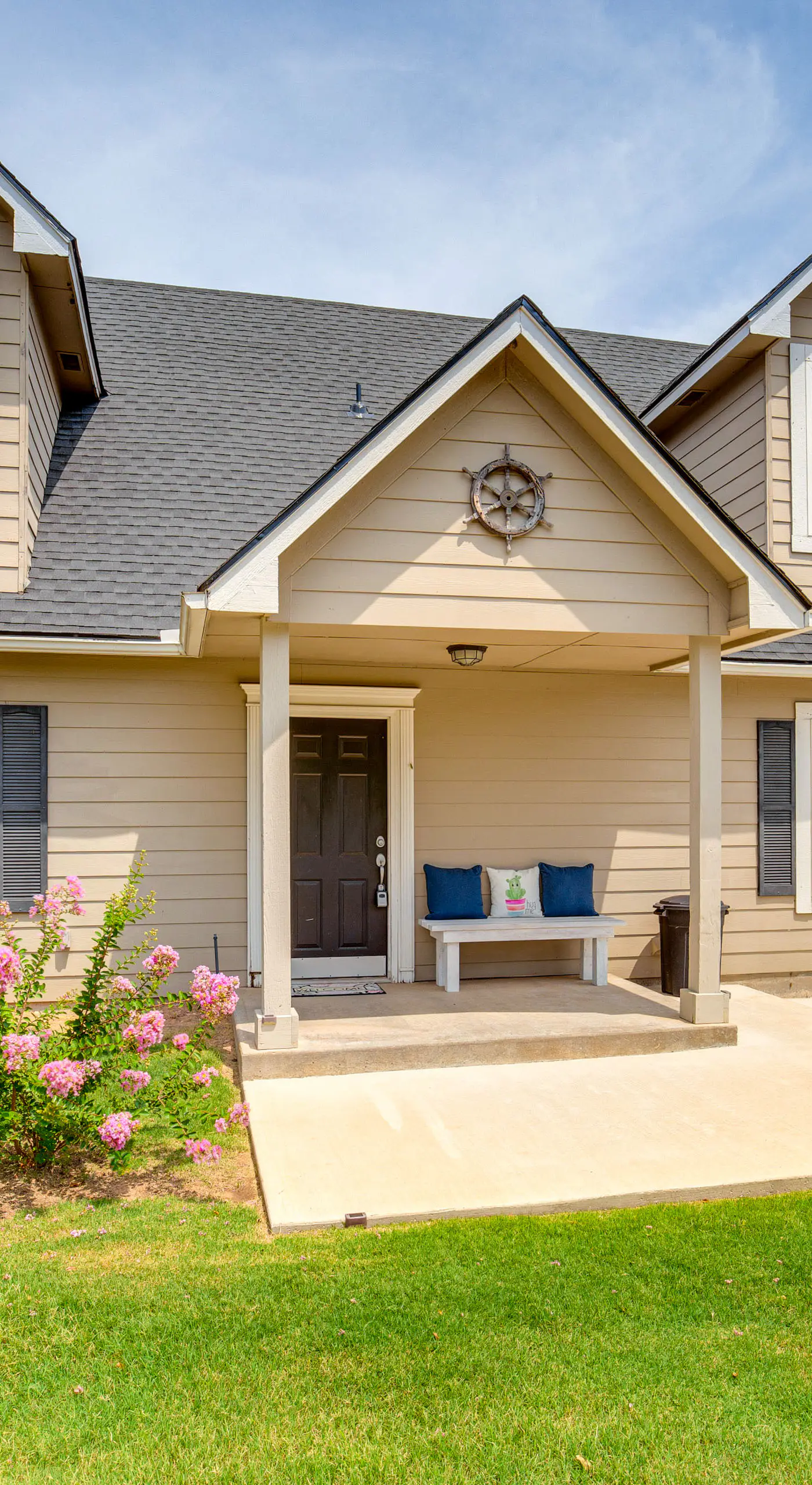 1/2 Mi to Lake Texoma: Home w/ Fire Pit & Grill!