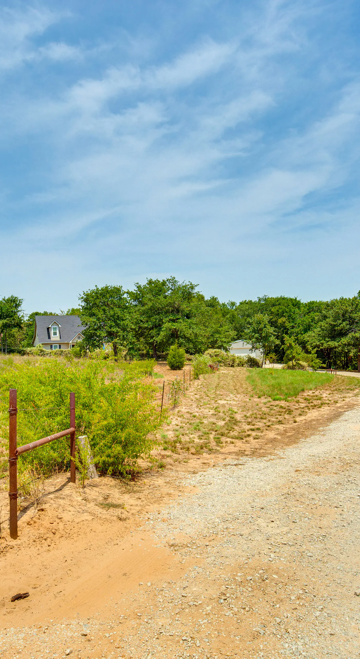 1/2 Mi to Lake Texoma: Home w/ Fire Pit & Grill!