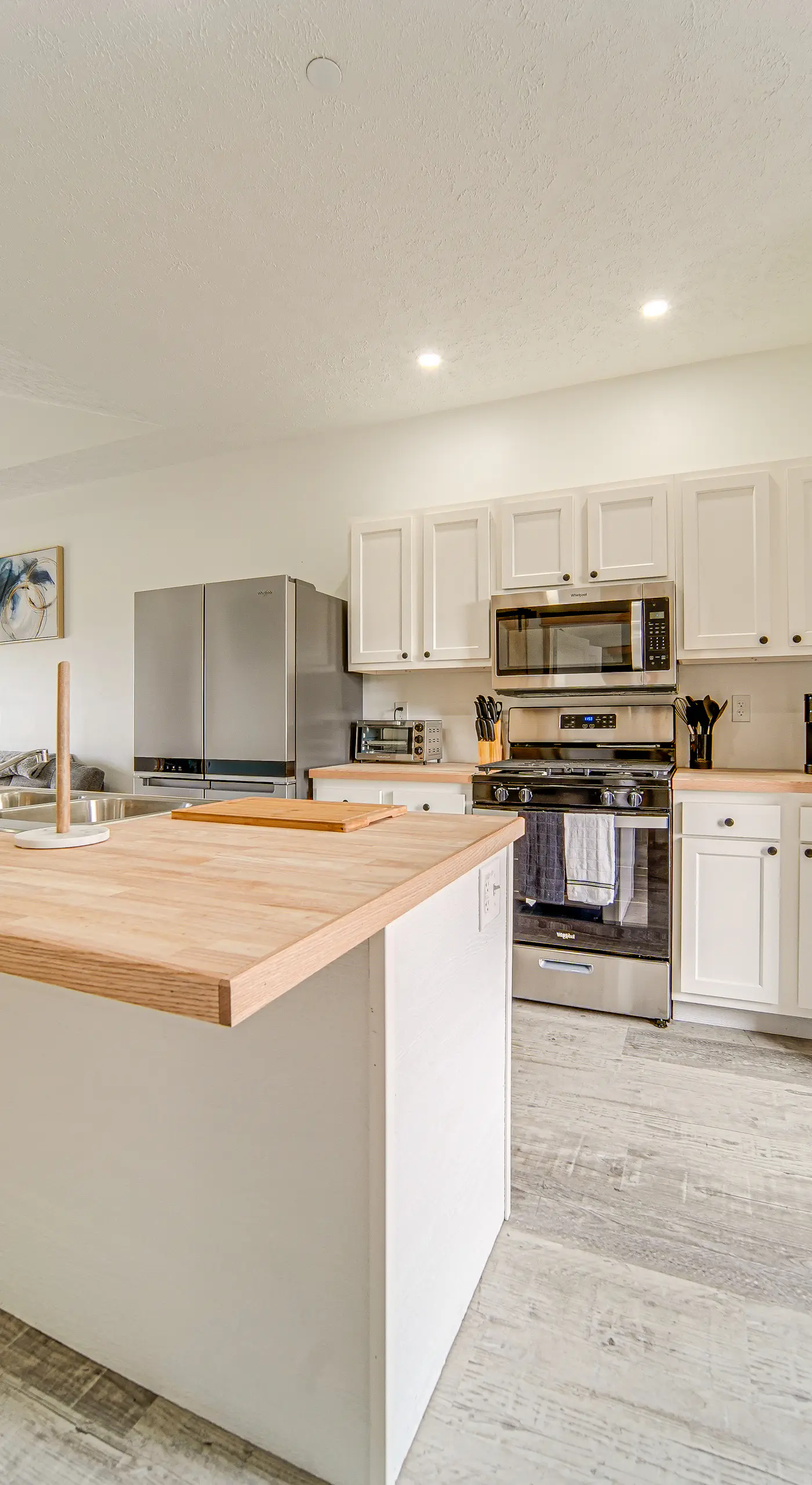 4 Mi to Lake Erie: Condo w/ Golf Course Views!