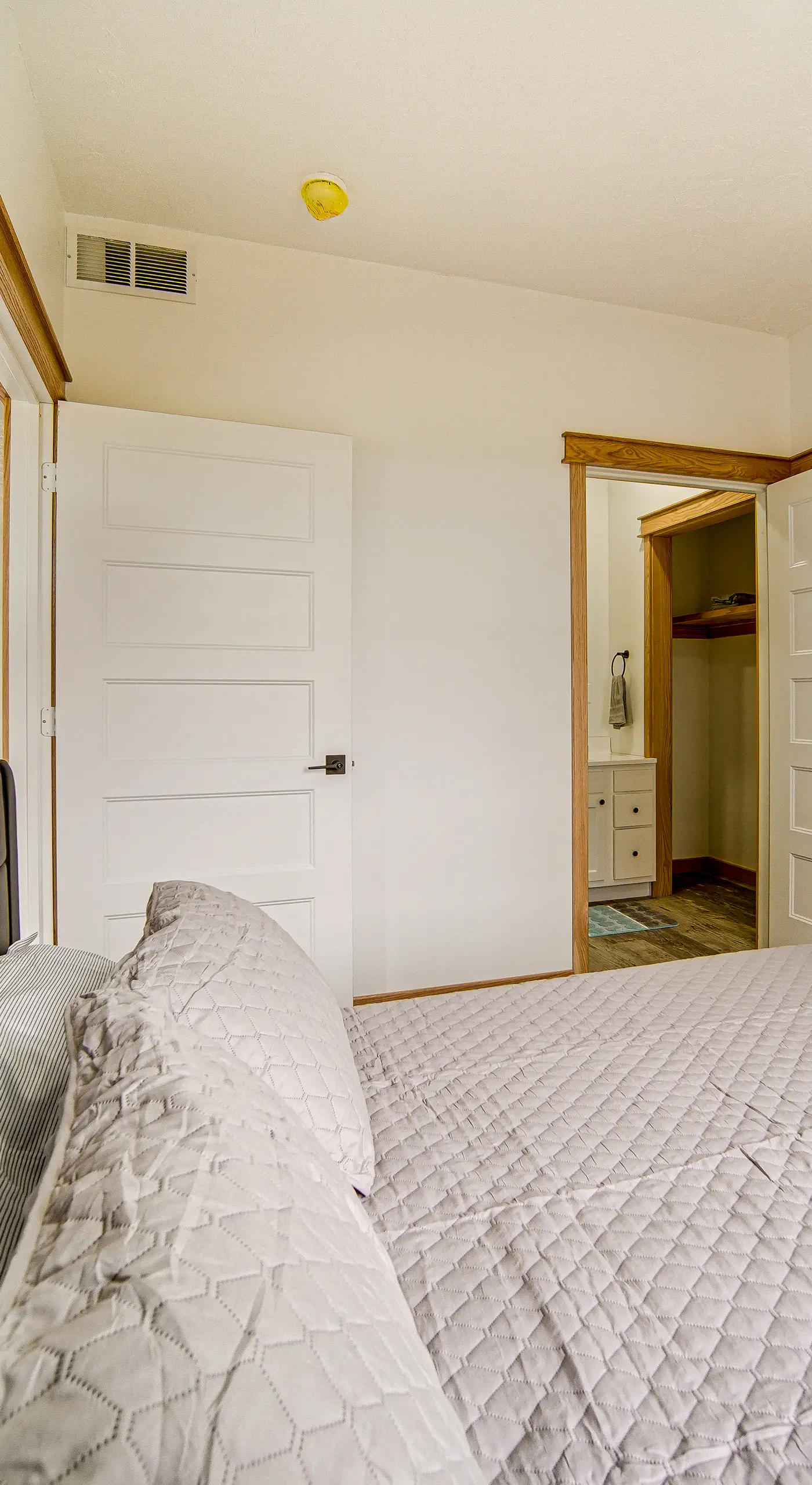 4 Mi to Lake Erie: Condo w/ Golf Course Views!