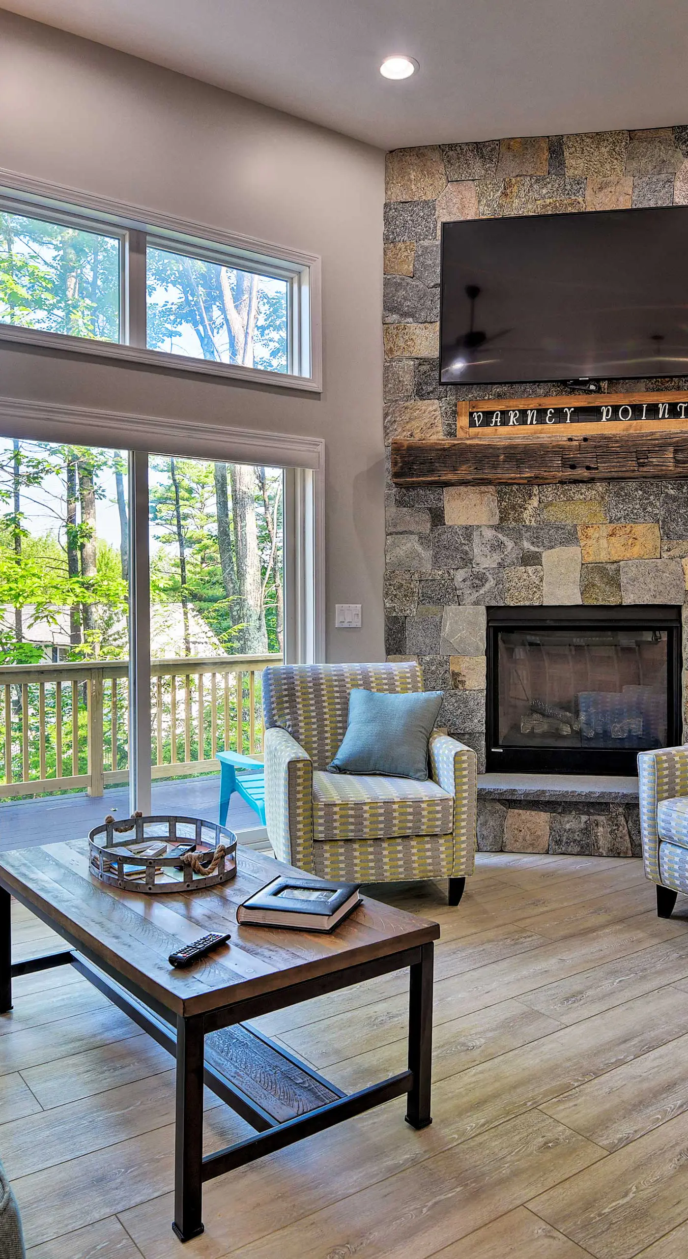 Covered Deck, Grill & Game Room: Gilford House!
