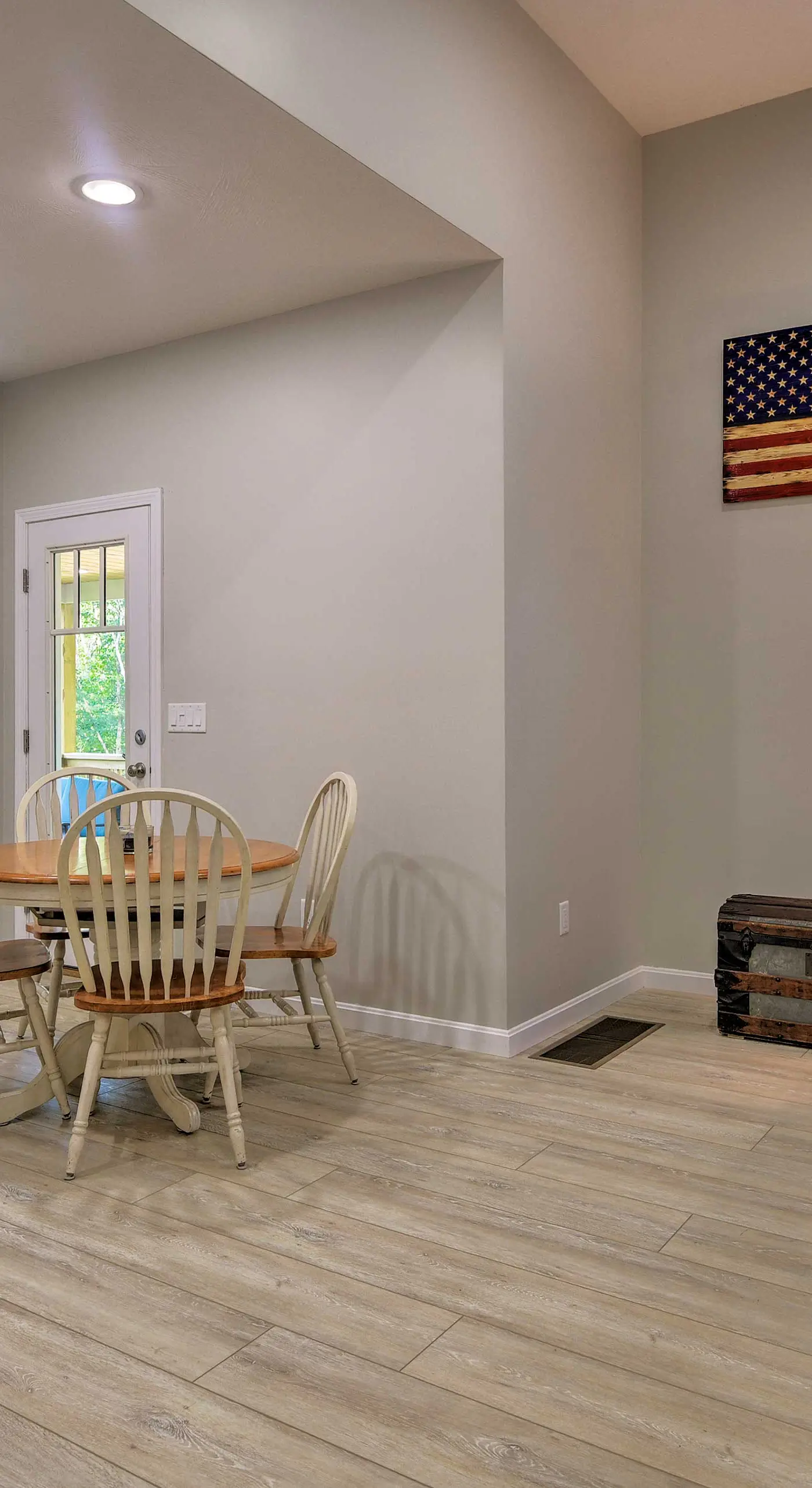 Covered Deck, Grill & Game Room: Gilford House!