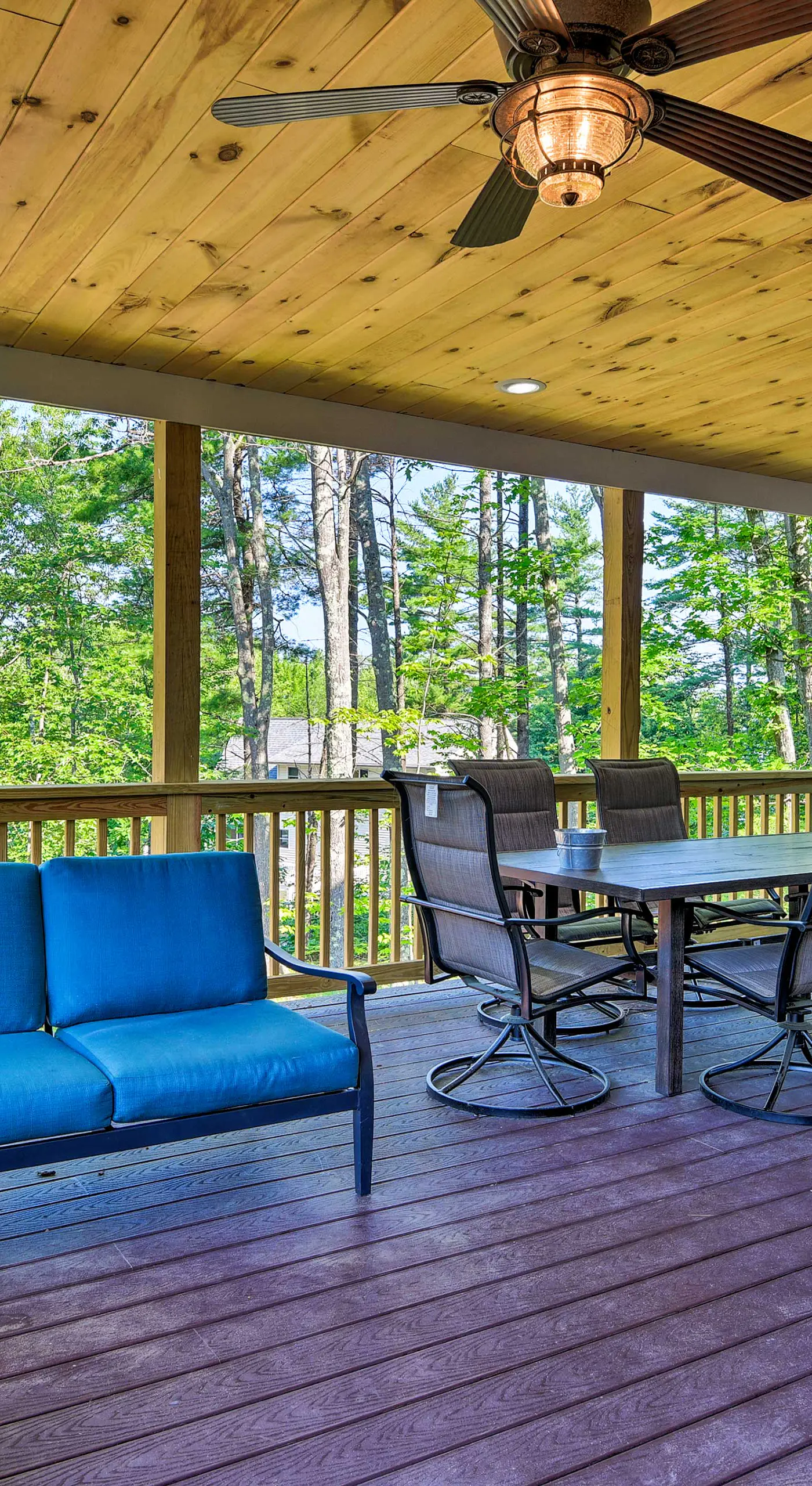 Covered Deck, Grill & Game Room: Gilford House!