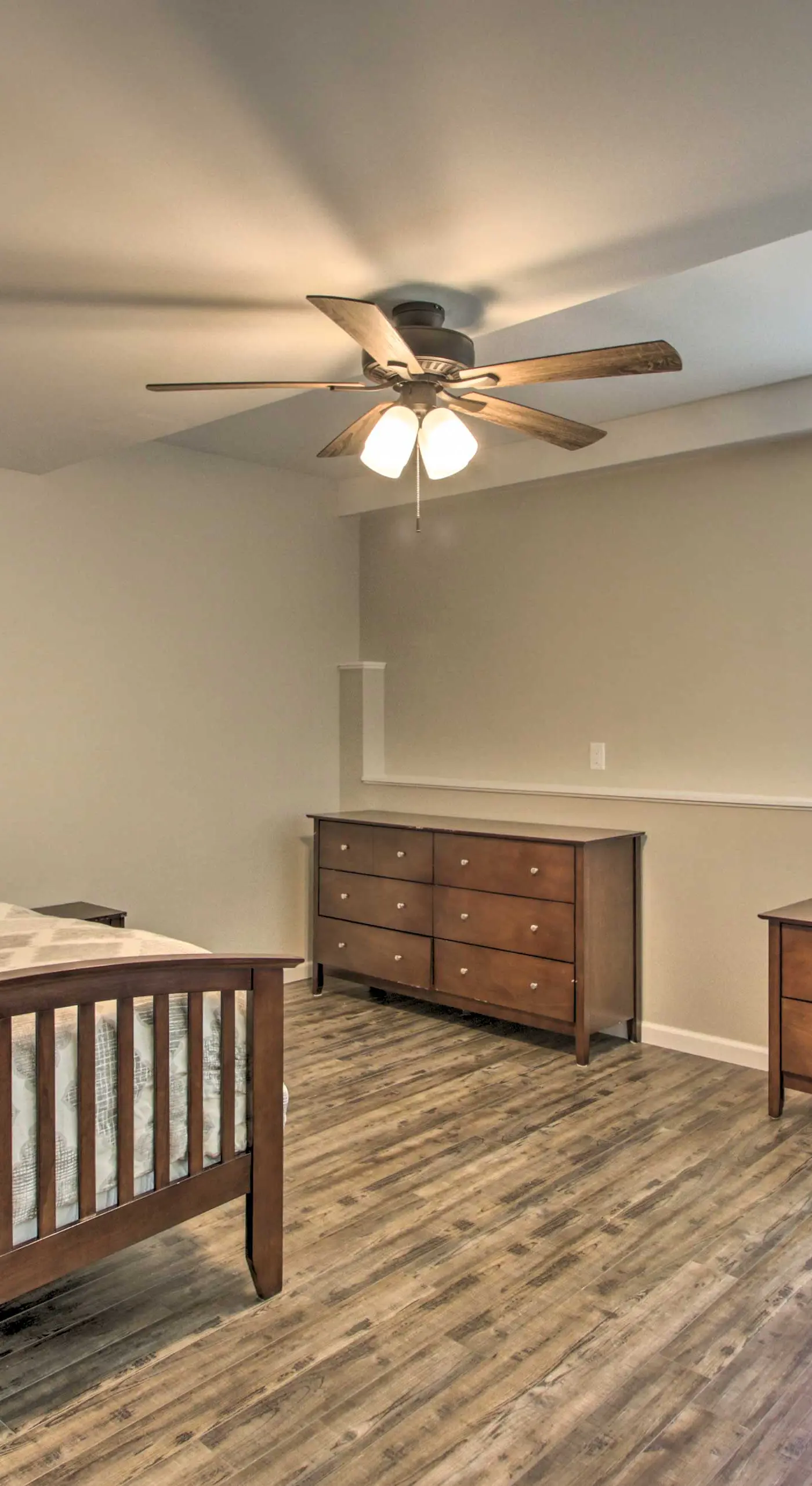 Covered Deck, Grill & Game Room: Gilford House!