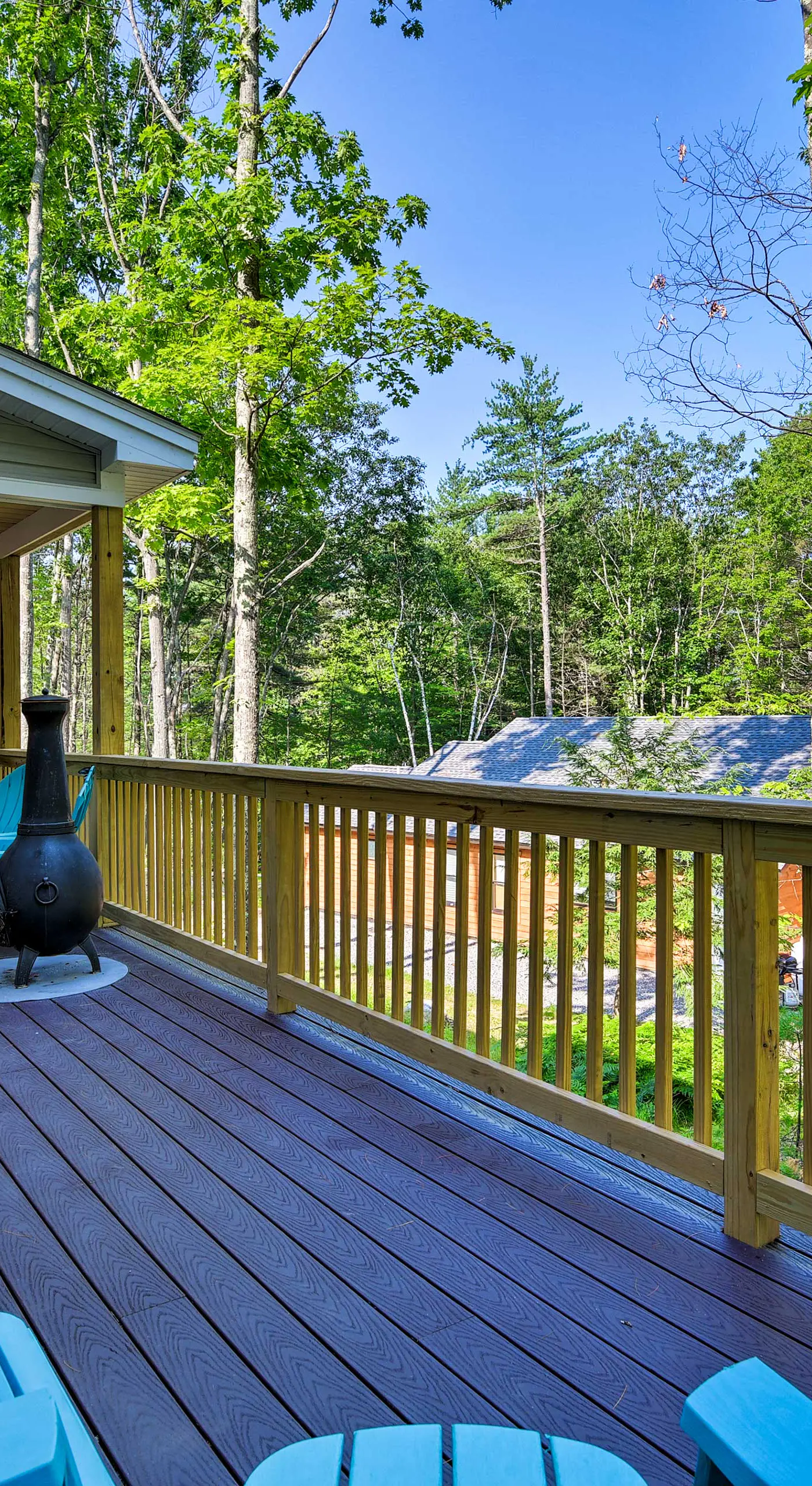 Covered Deck, Grill & Game Room: Gilford House!