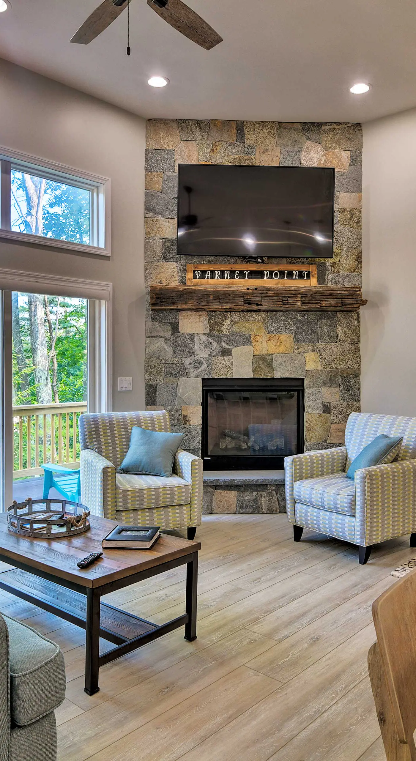 Covered Deck, Grill & Game Room: Gilford House!
