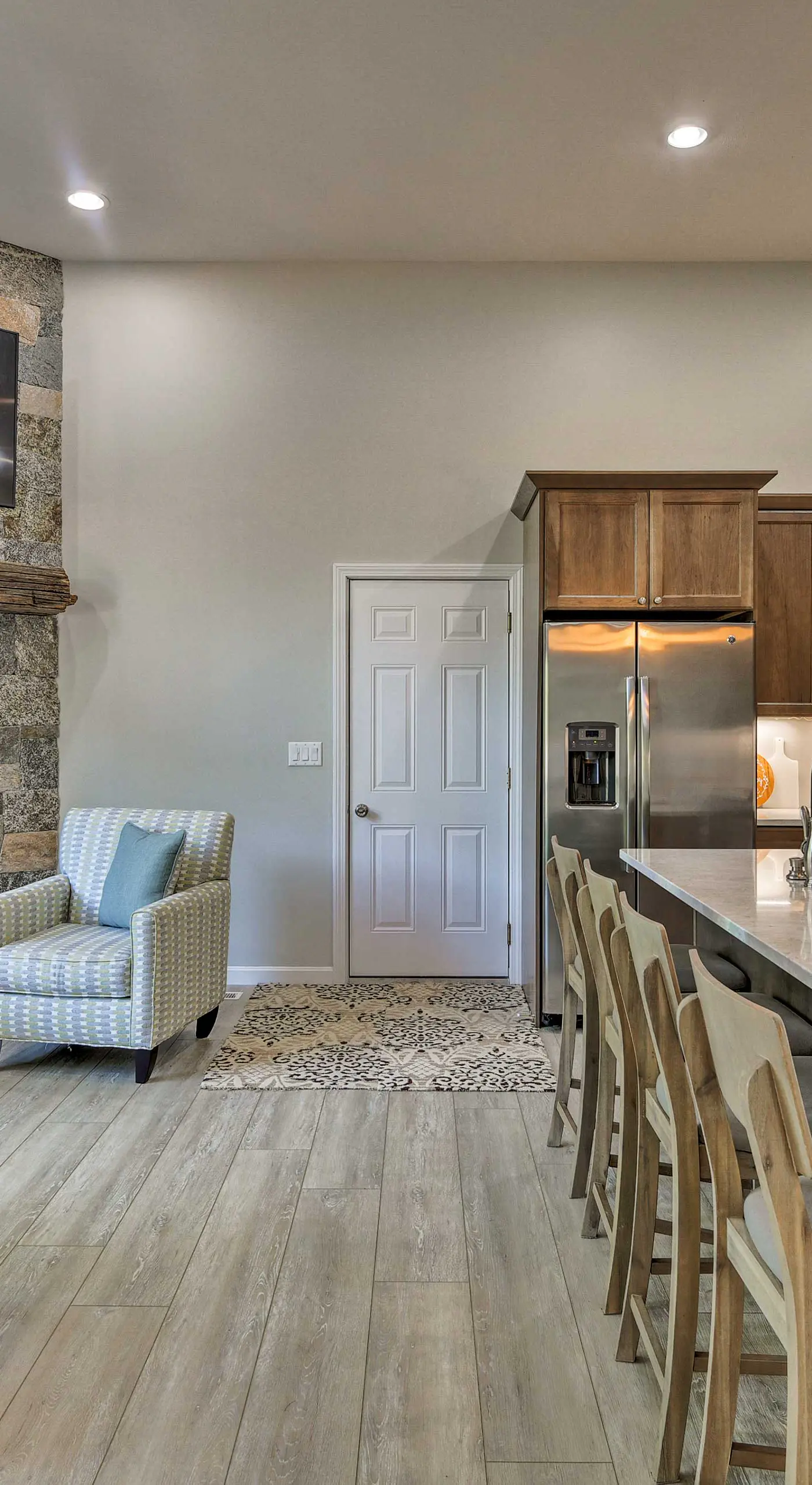 Covered Deck, Grill & Game Room: Gilford House!