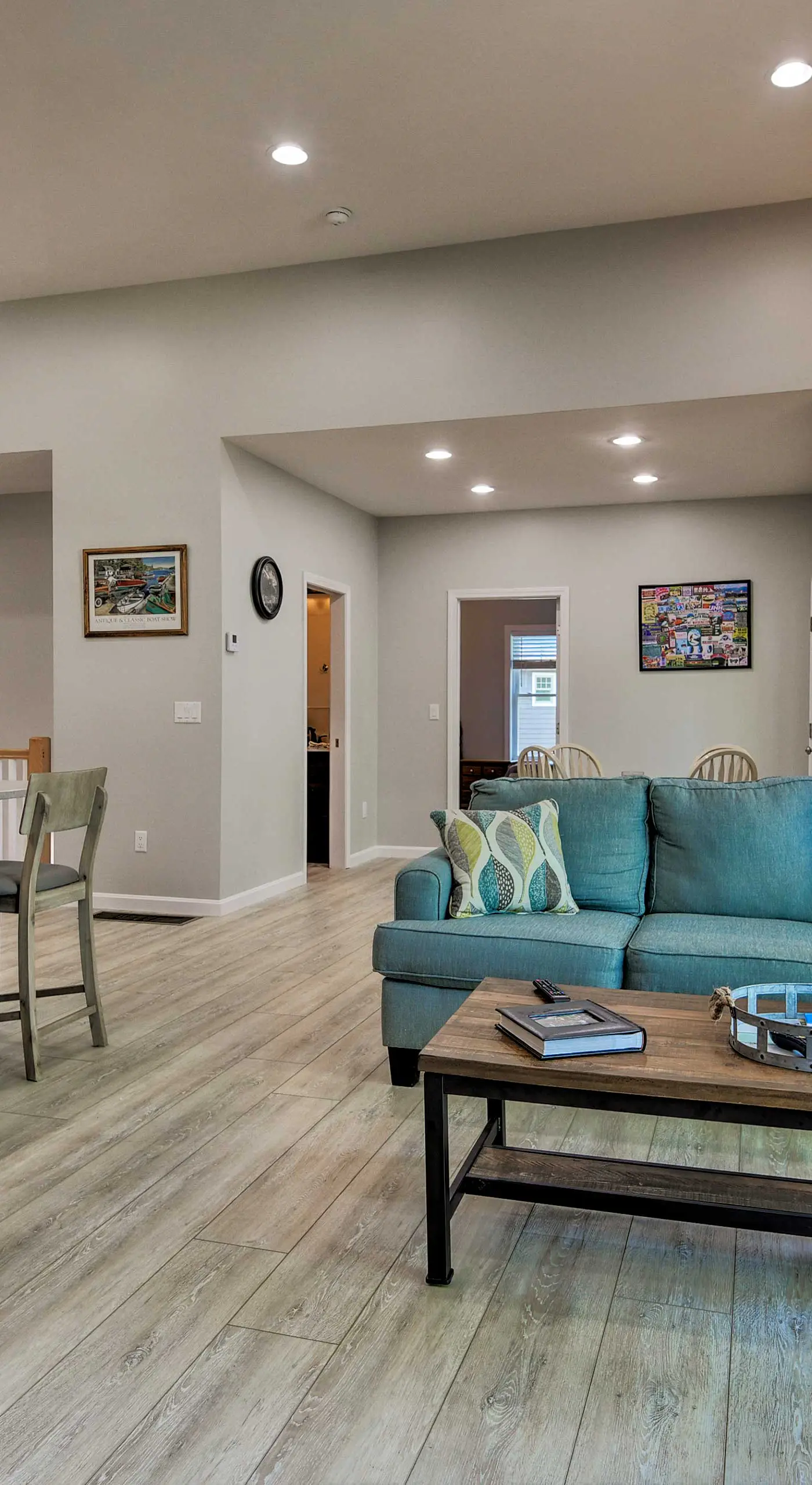 Covered Deck, Grill & Game Room: Gilford House!