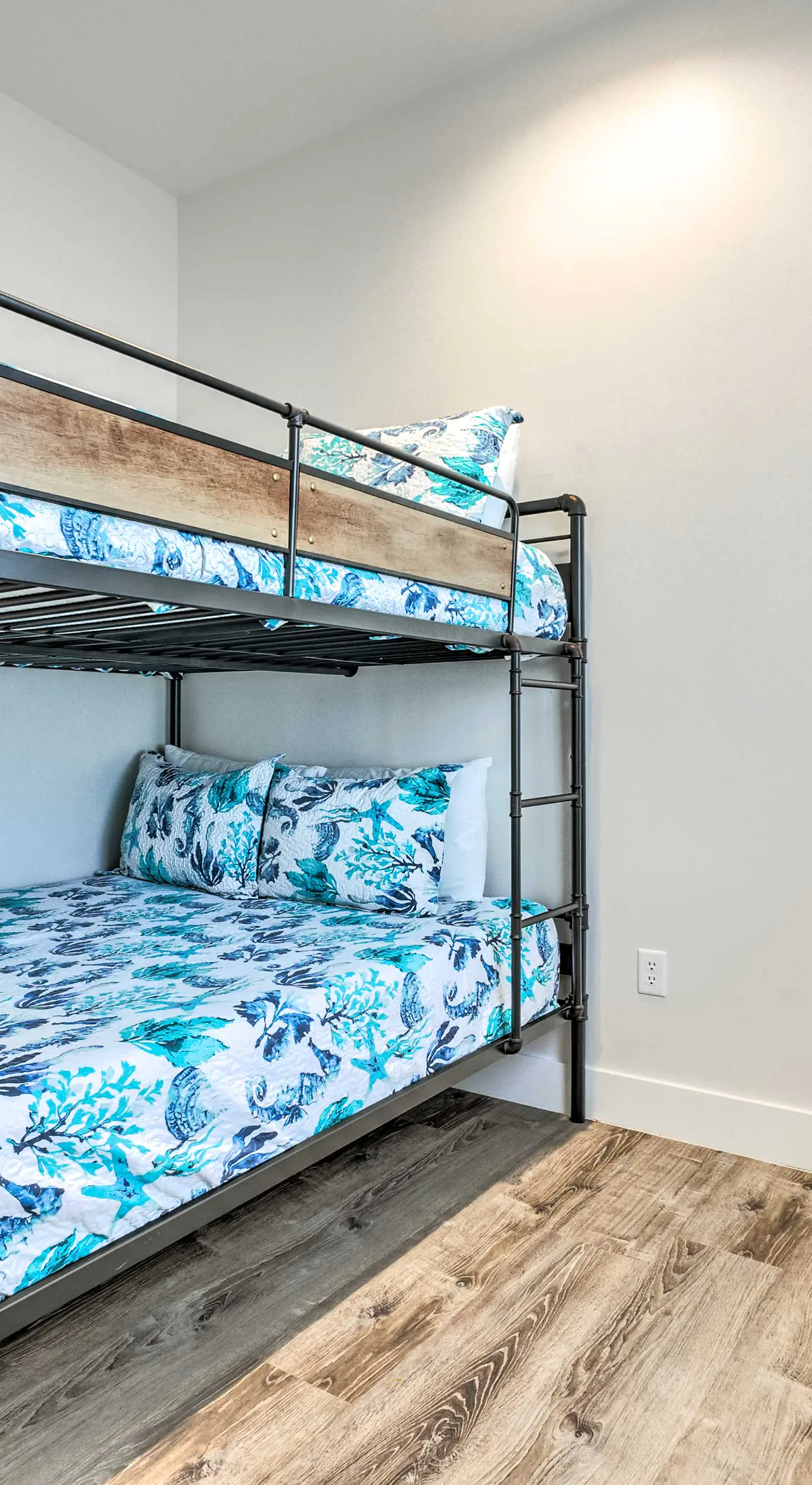 Spacious Gulfport Home - Walk to Beach!