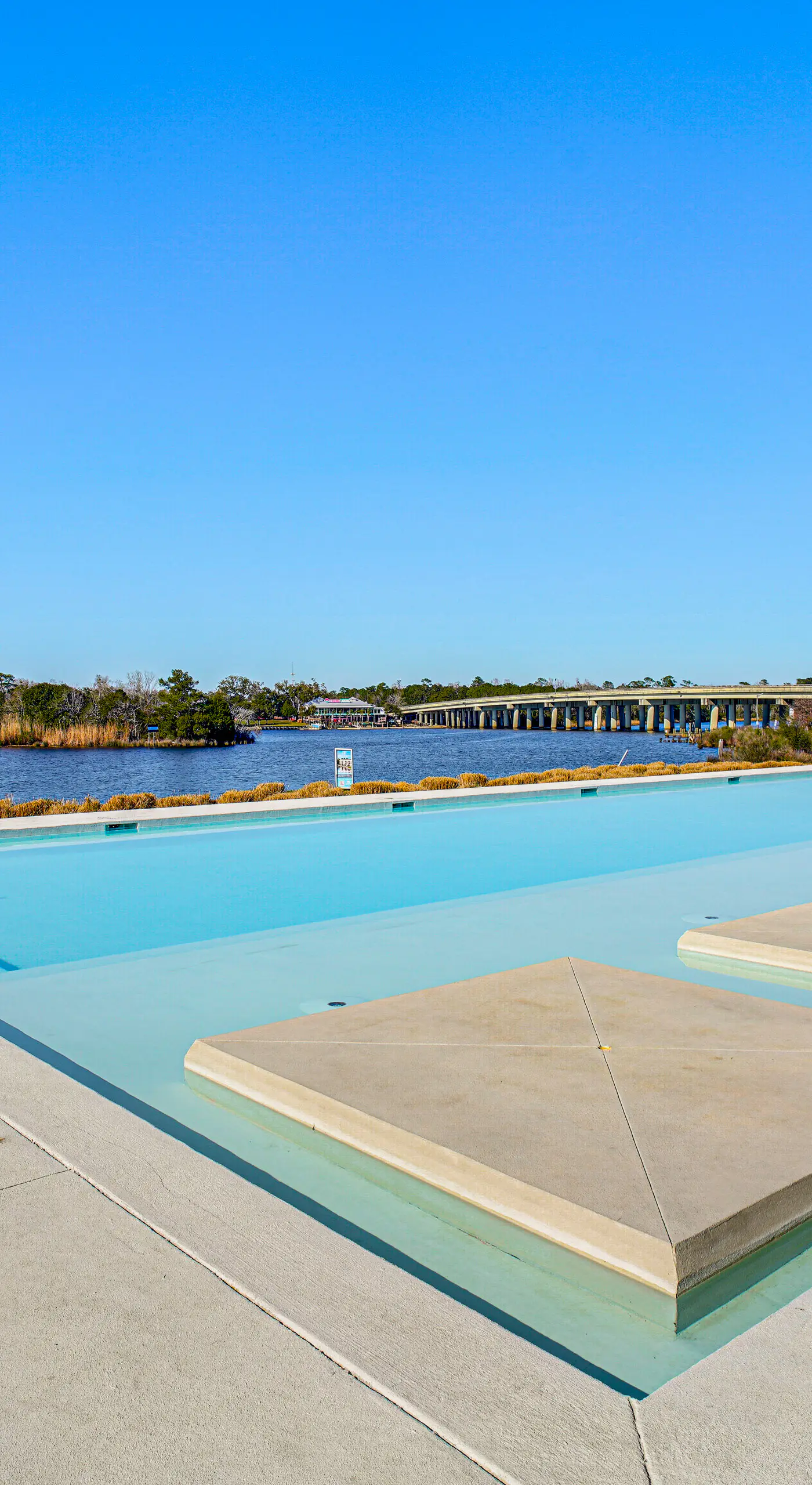 3 Mi to Gulfport Beaches: Waterfront 'Casa Pesce'