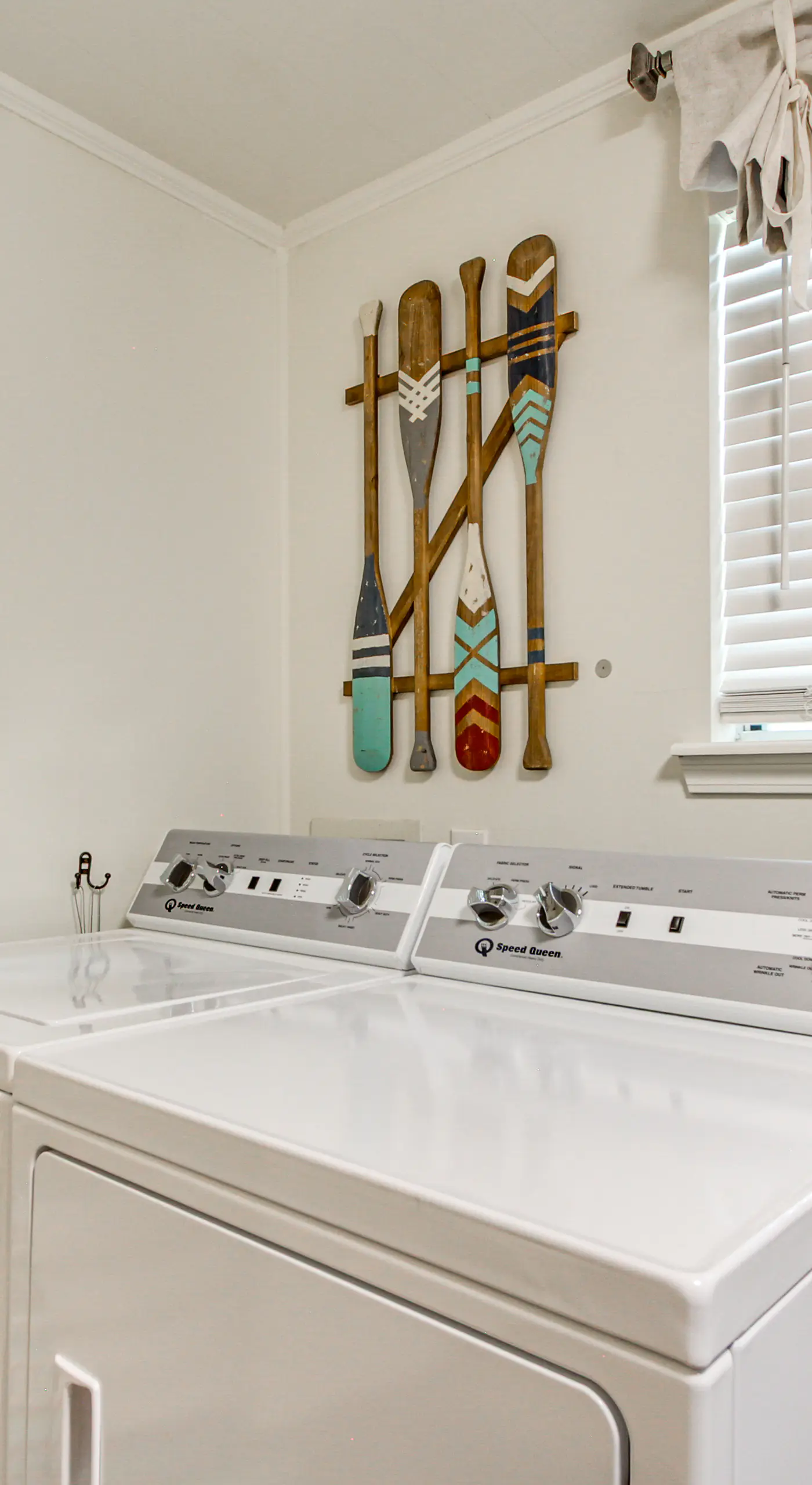 Hot Tub & Private Backyard! Gulfport Group Getaway