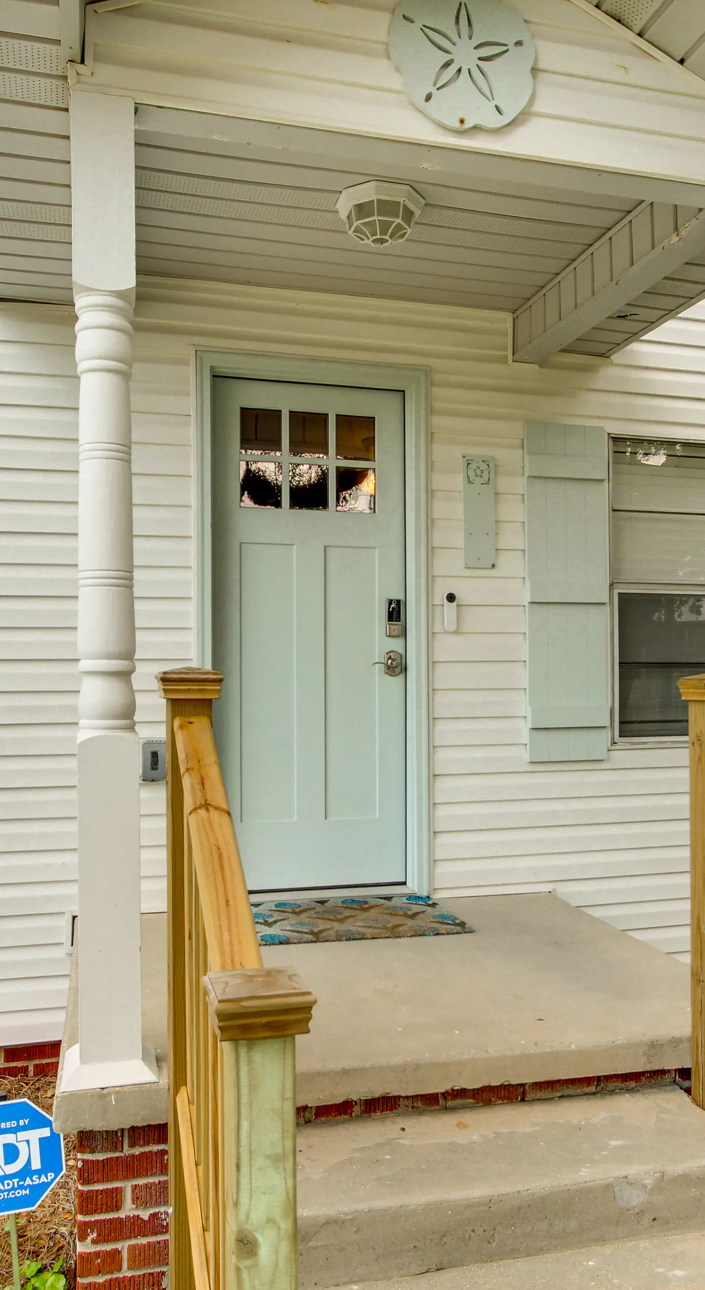 Hot Tub & Private Backyard! Gulfport Group Getaway