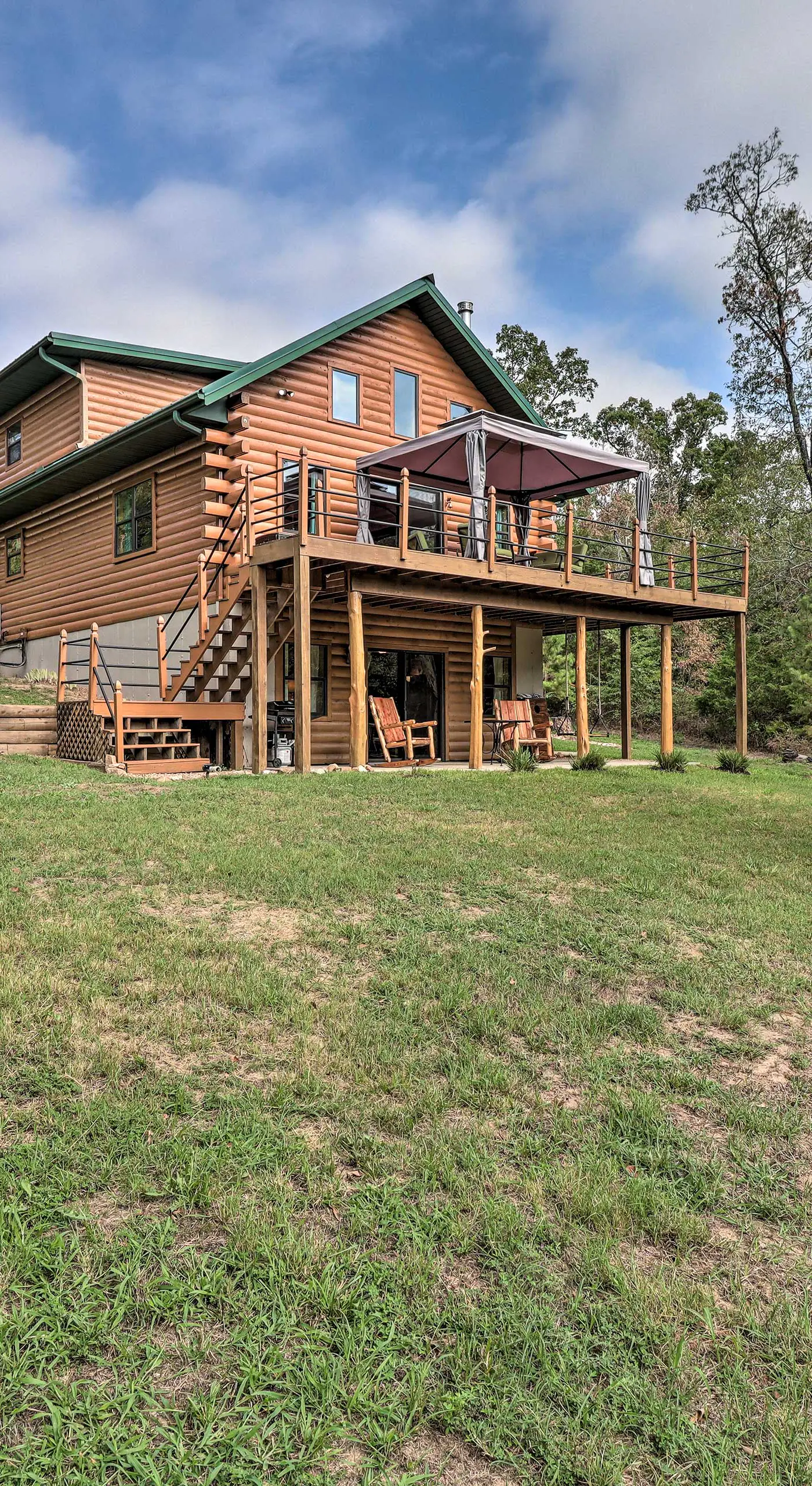 Rural Wooded Cabin Near Trophy Trout Fishing!