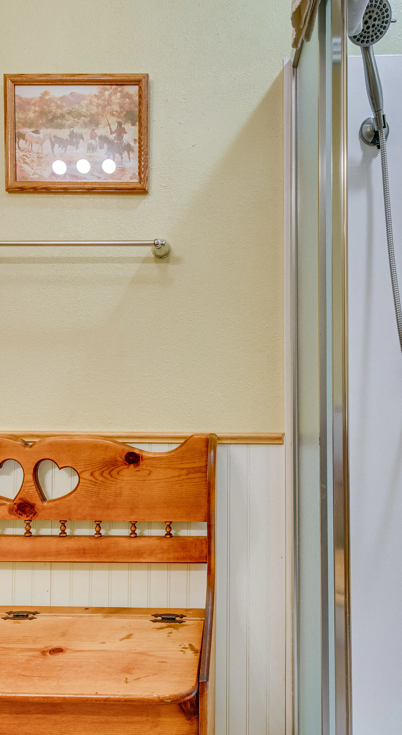 Walk to White River: Cozy Studio, Driftys Hideaway