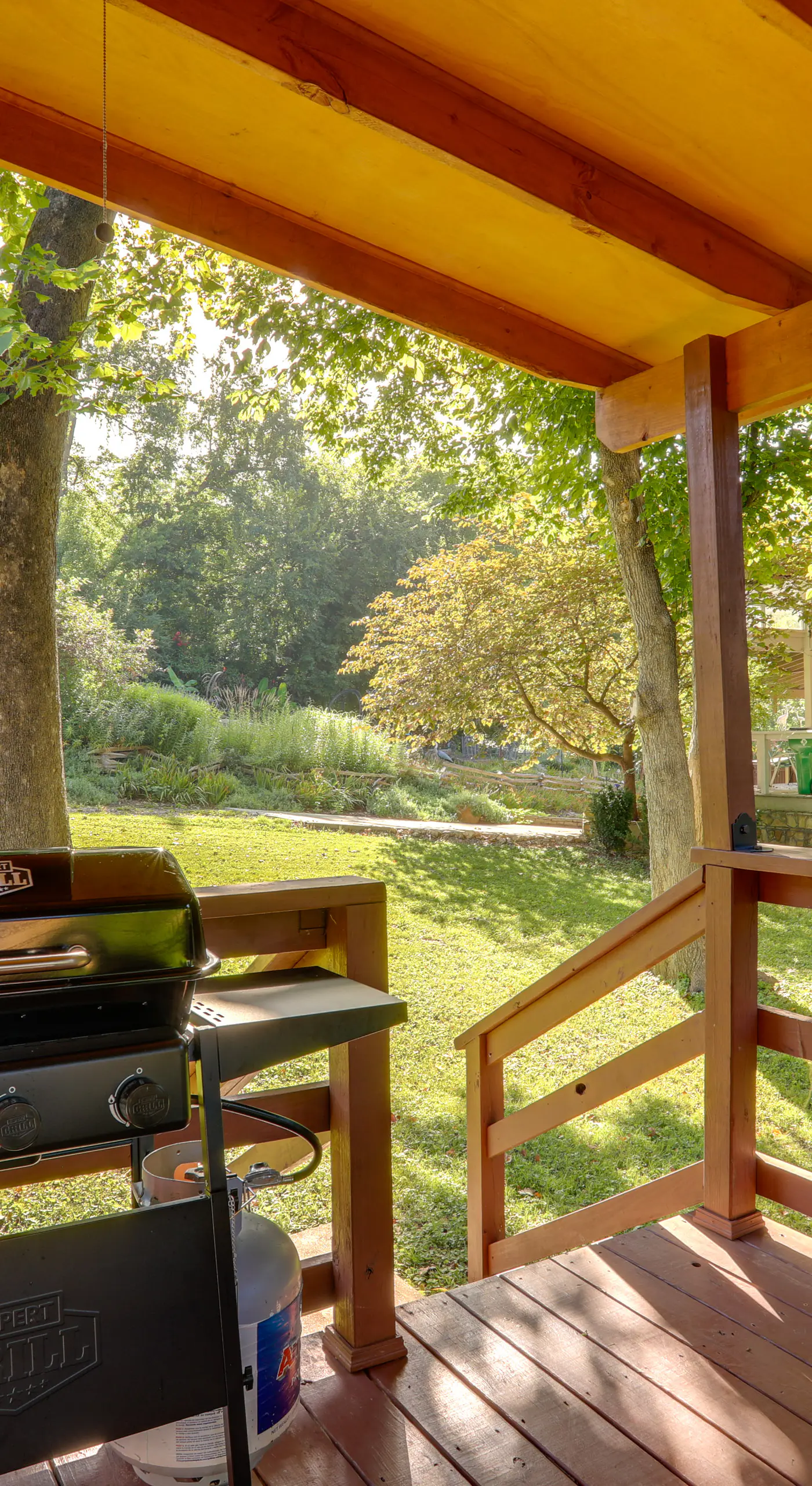 Walk to White River: Cozy Studio, Driftys Hideaway