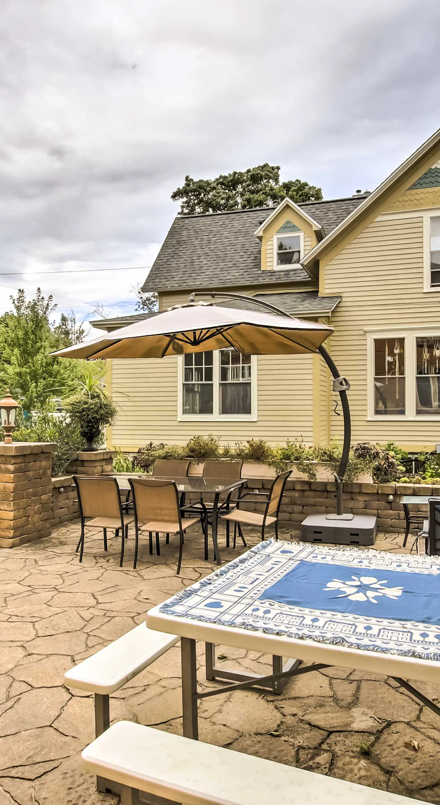 Dog-Friendly Home w/ Balcony & Yard in Surgeon Bay