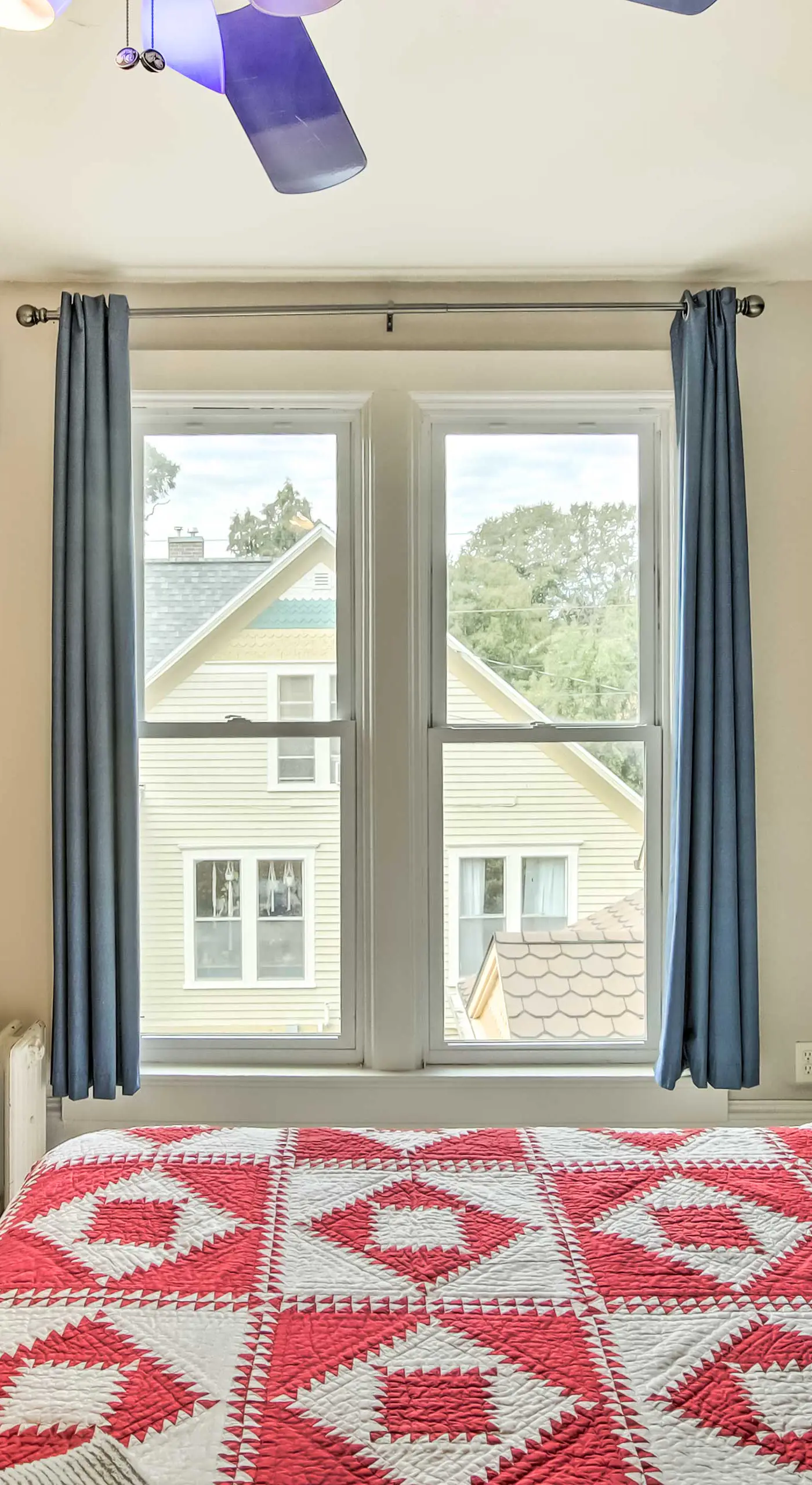 Dog-Friendly Home w/ Balcony & Yard in Surgeon Bay