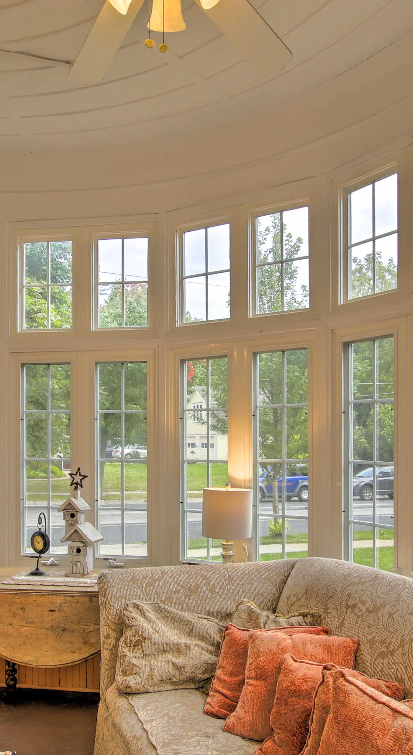 Dog-Friendly Home w/ Balcony & Yard in Surgeon Bay