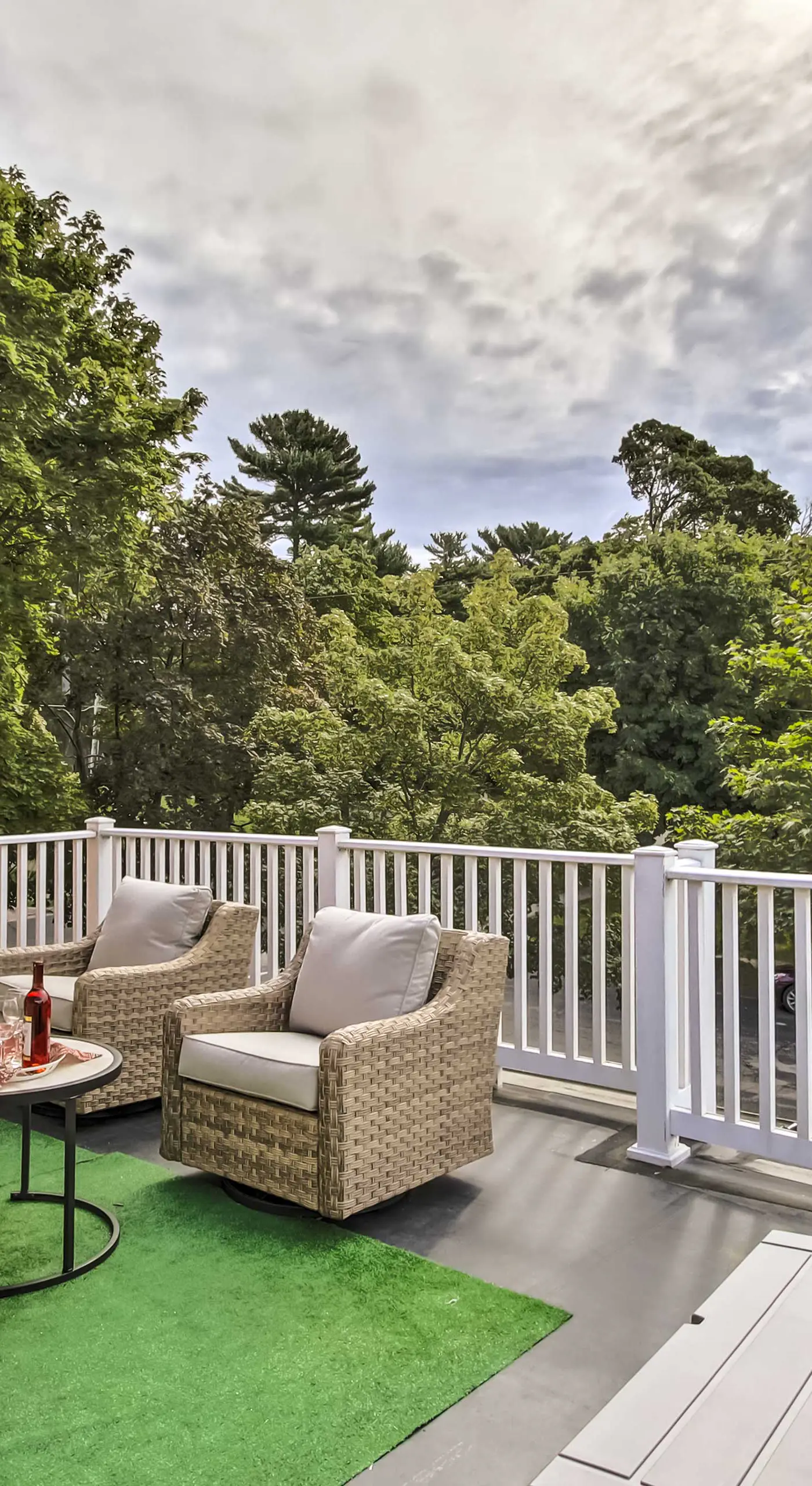 Dog-Friendly Home w/ Balcony & Yard in Surgeon Bay