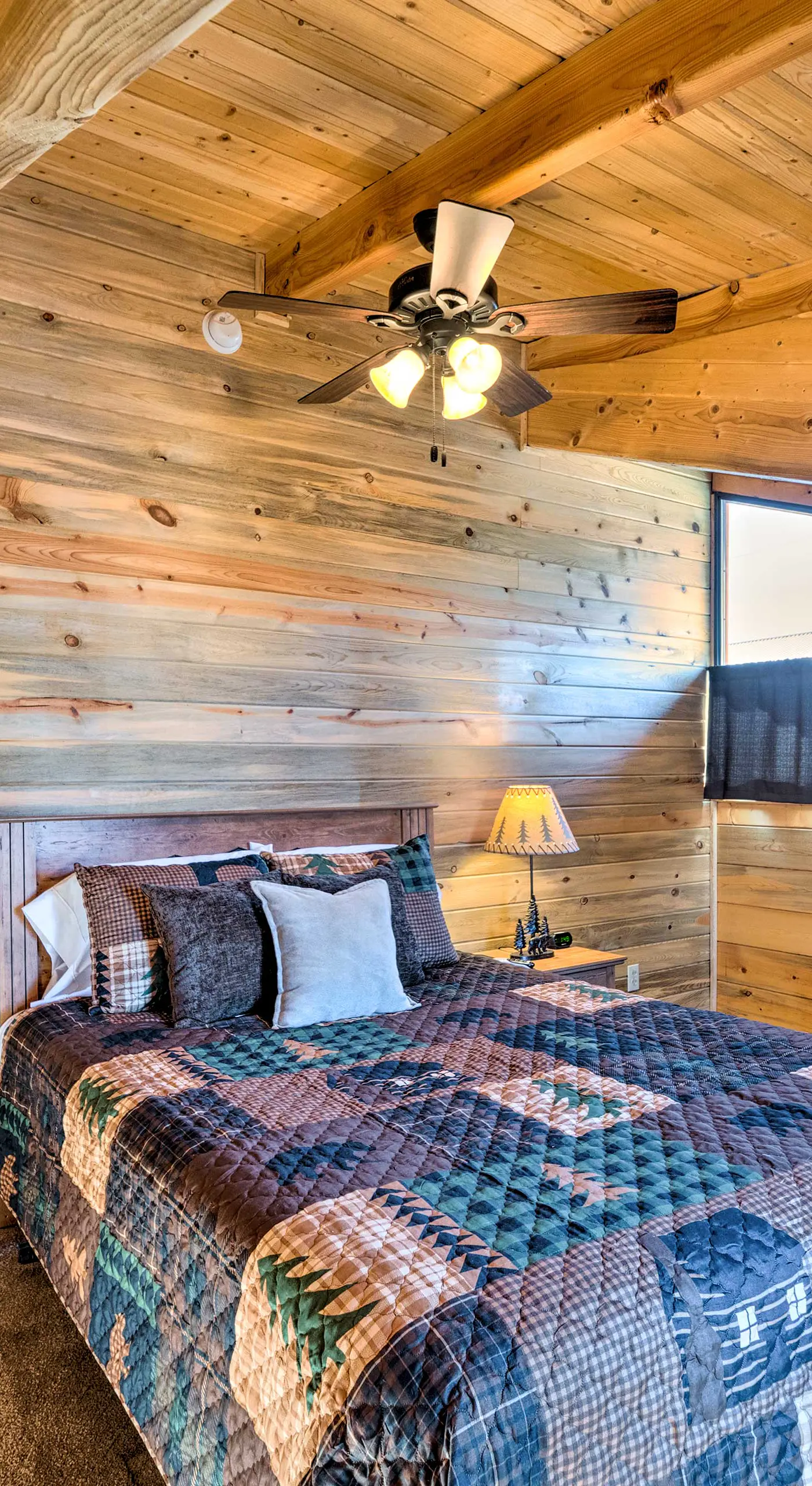 Pet-Friendly Cloudcroft Cabin: Walk to Shop, Food