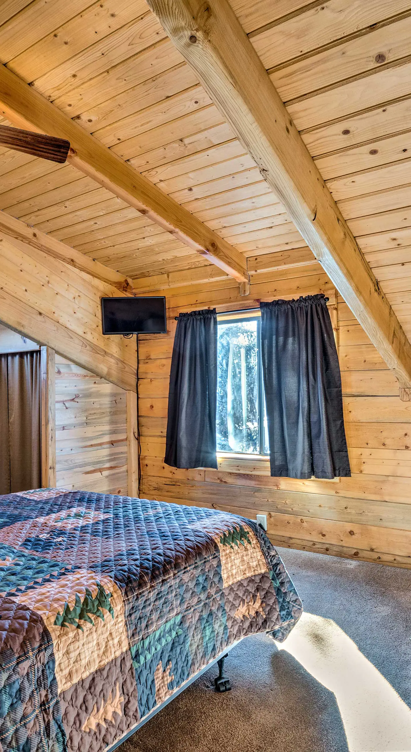 Pet-Friendly Cloudcroft Cabin: Walk to Shop, Food