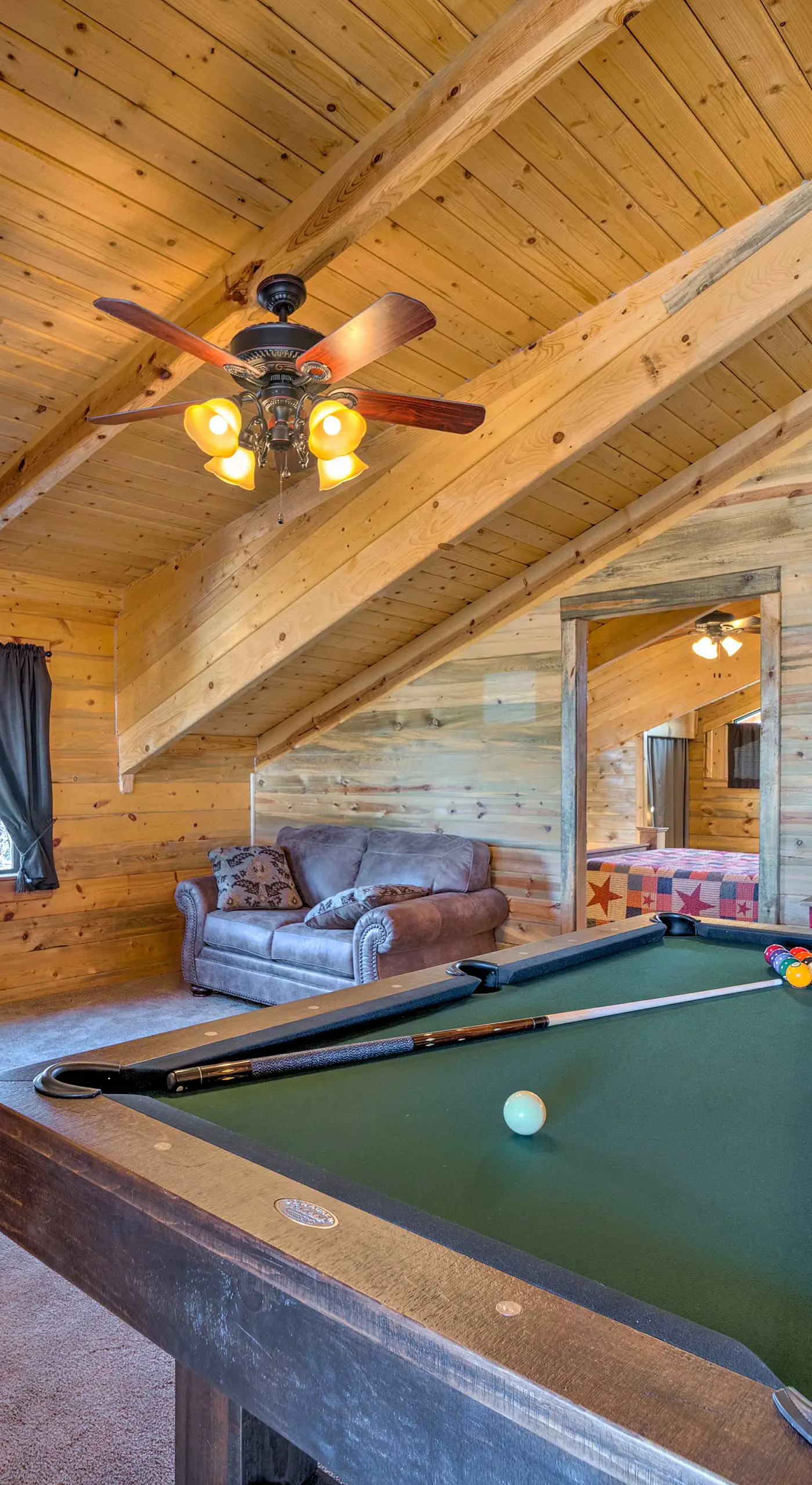 Pet-Friendly Cloudcroft Cabin: Walk to Shop, Food