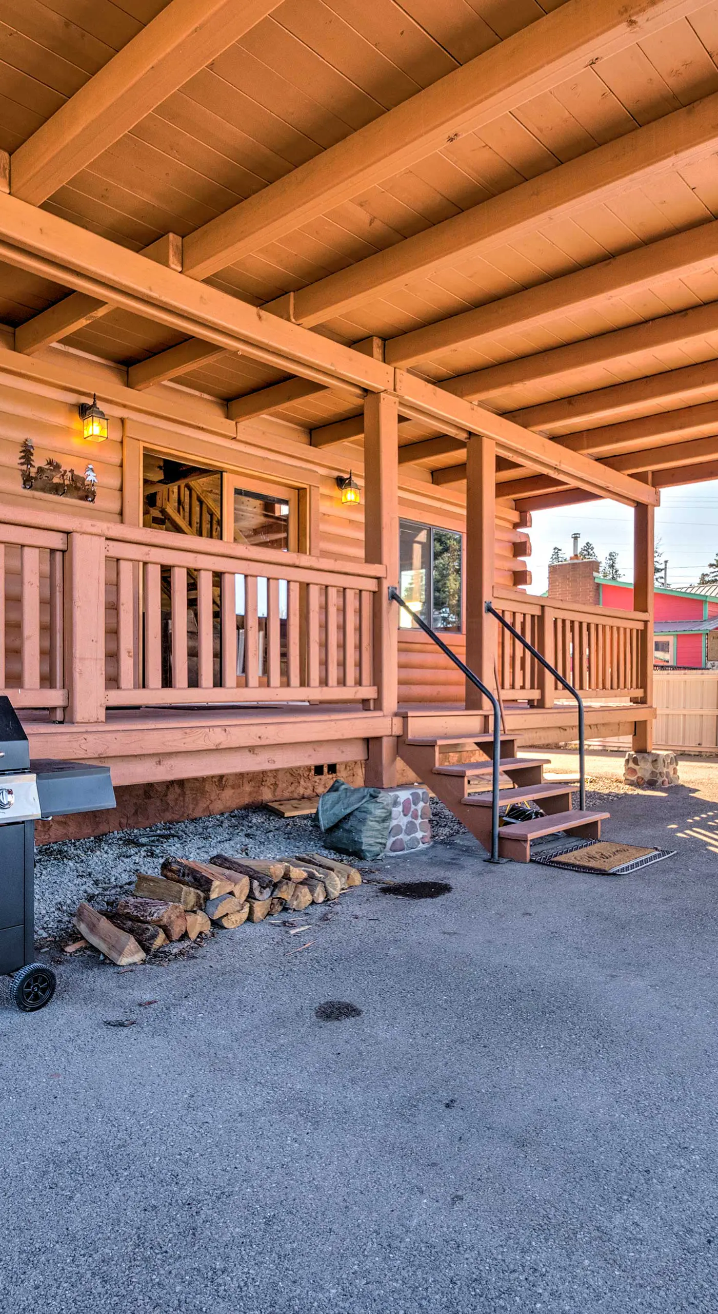 Pet-Friendly Cloudcroft Cabin: Walk to Shop, Food
