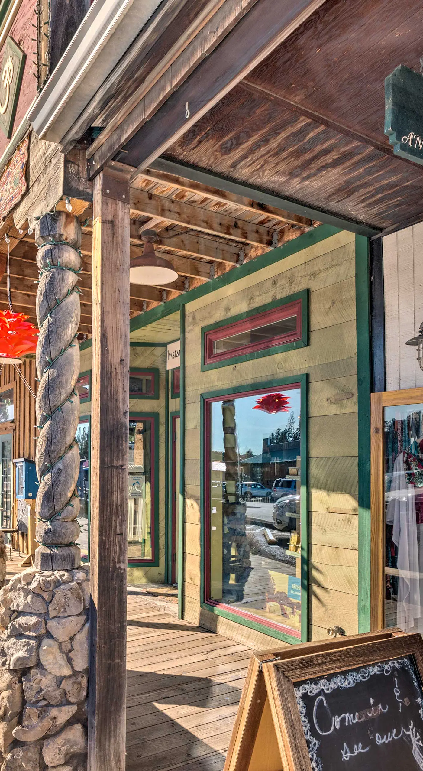 Pet-Friendly Cloudcroft Cabin: Walk to Shop, Food