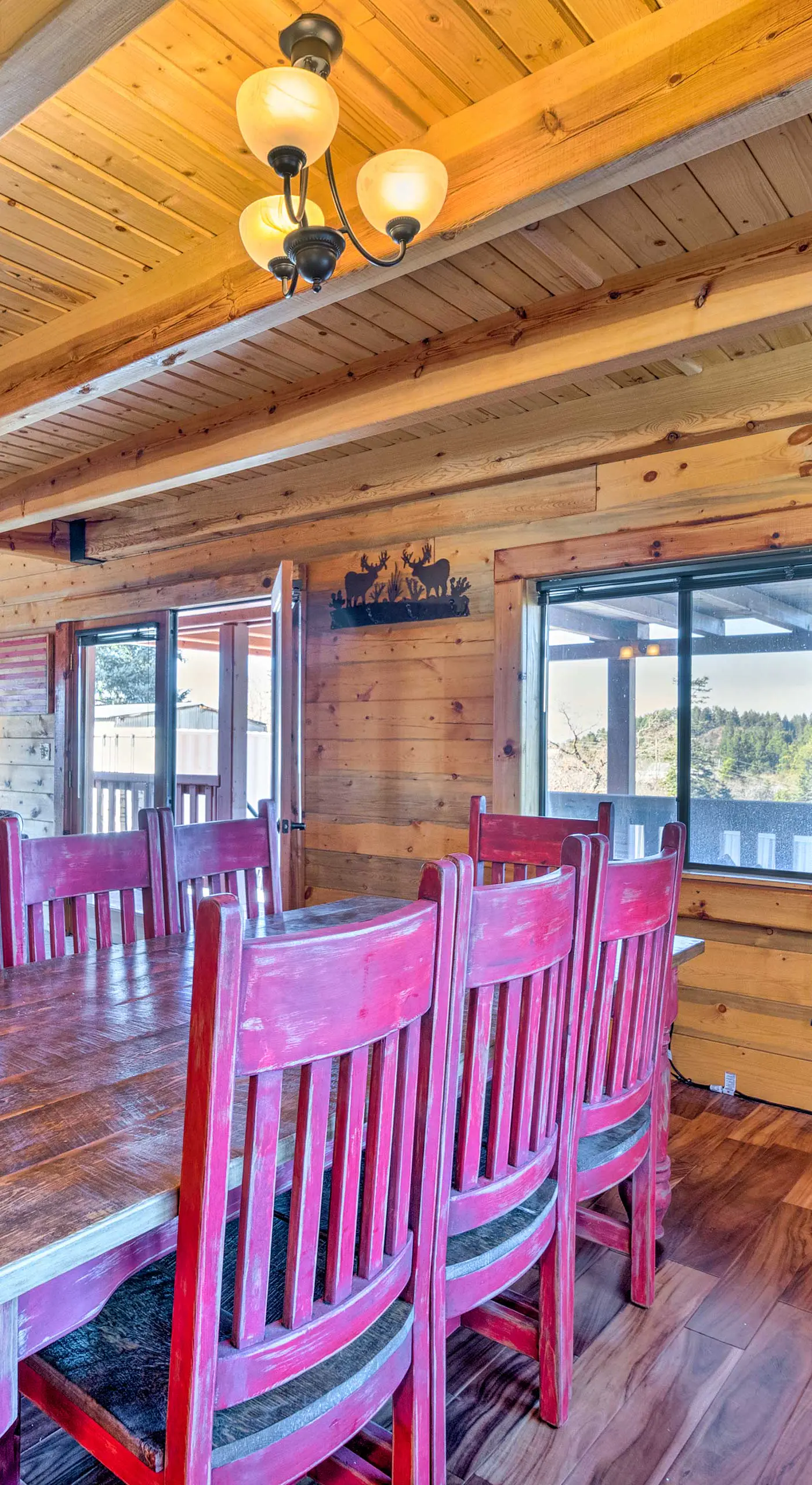 Pet-Friendly Cloudcroft Cabin: Walk to Shop, Food