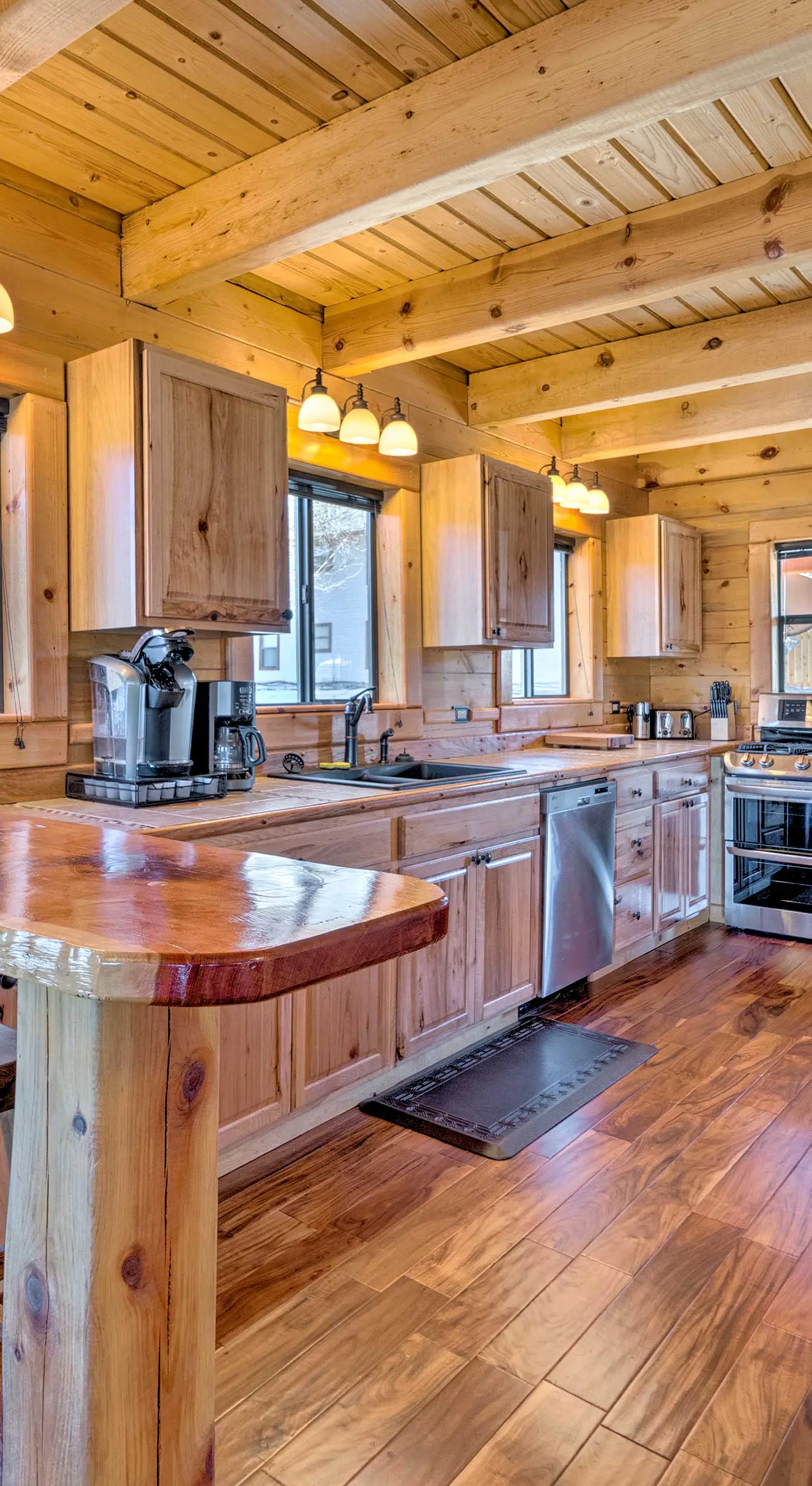 Pet-Friendly Cloudcroft Cabin: Walk to Shop, Food