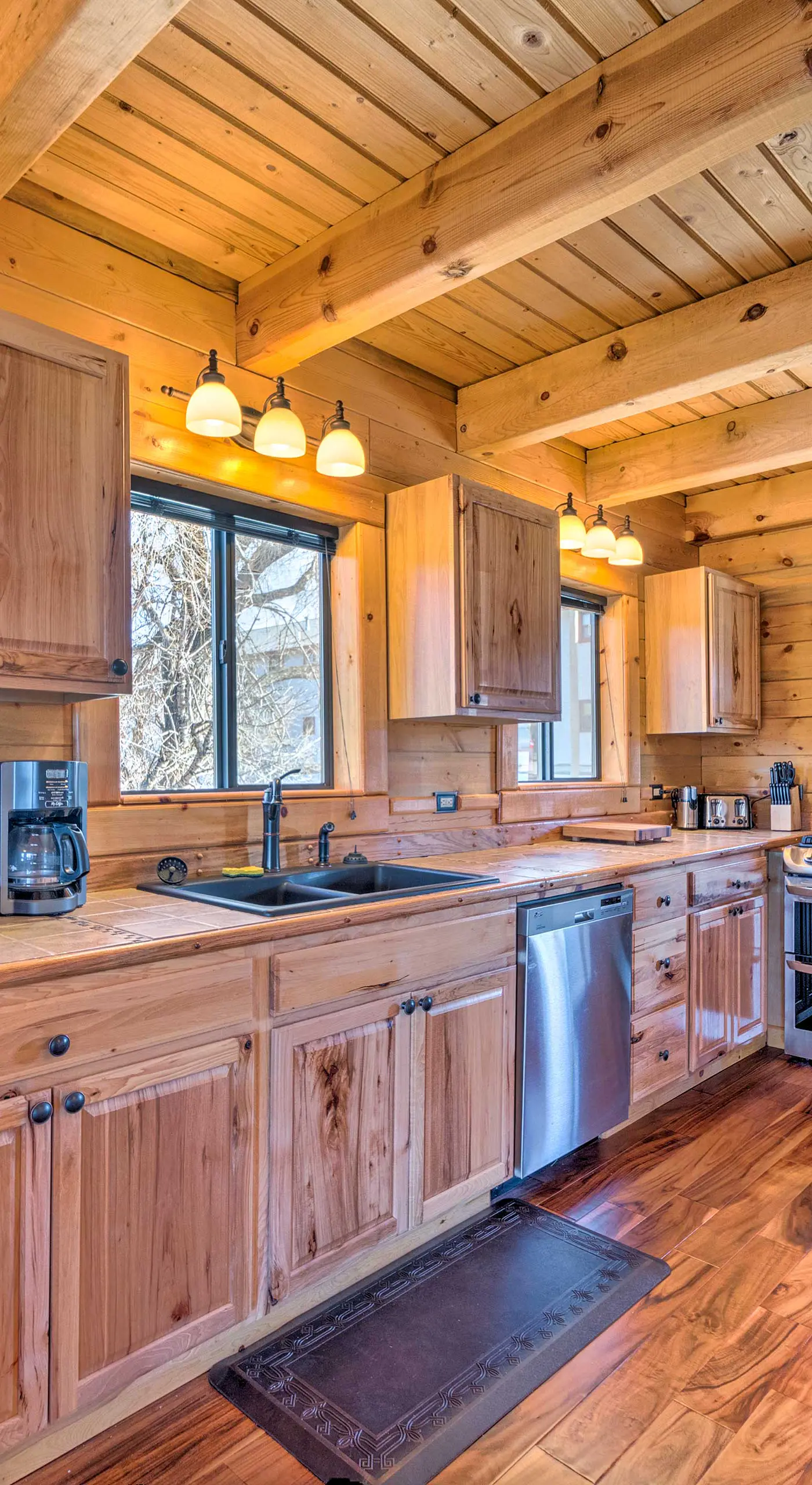Pet-Friendly Cloudcroft Cabin: Walk to Shop, Food