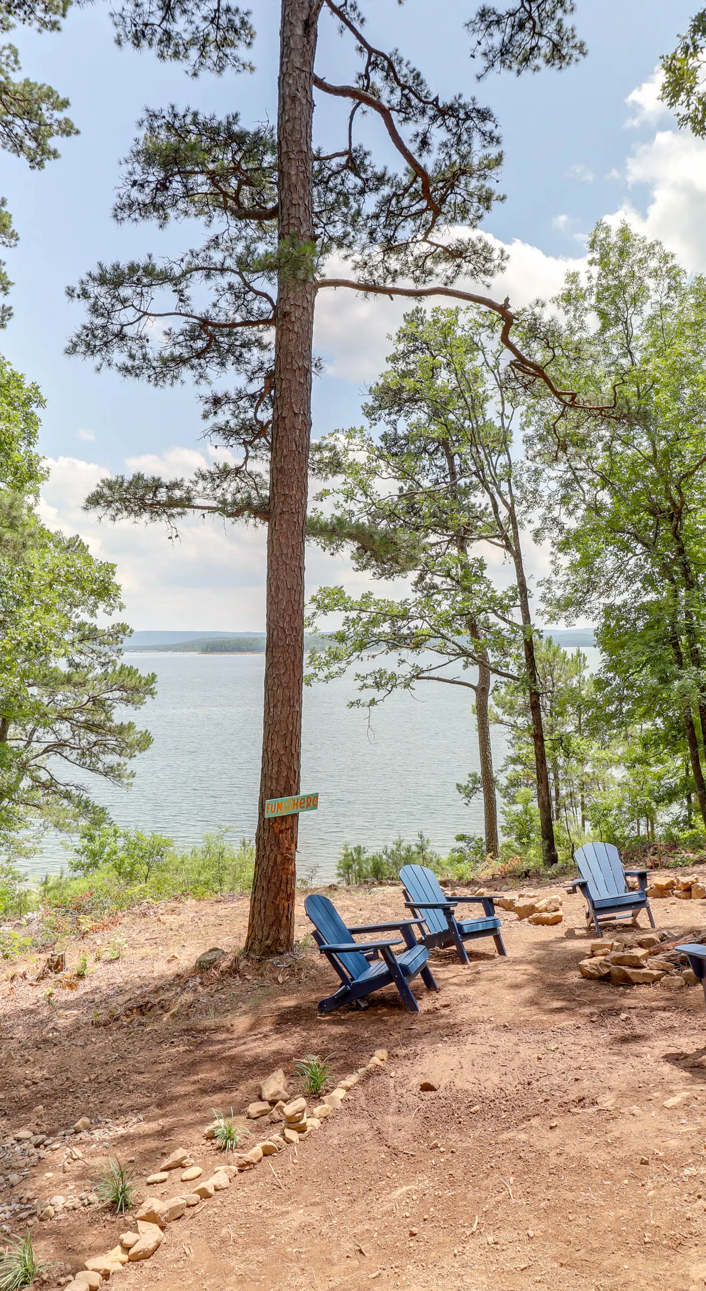 Edgemont Waterfront Cabin Rental w/ Beach Access!