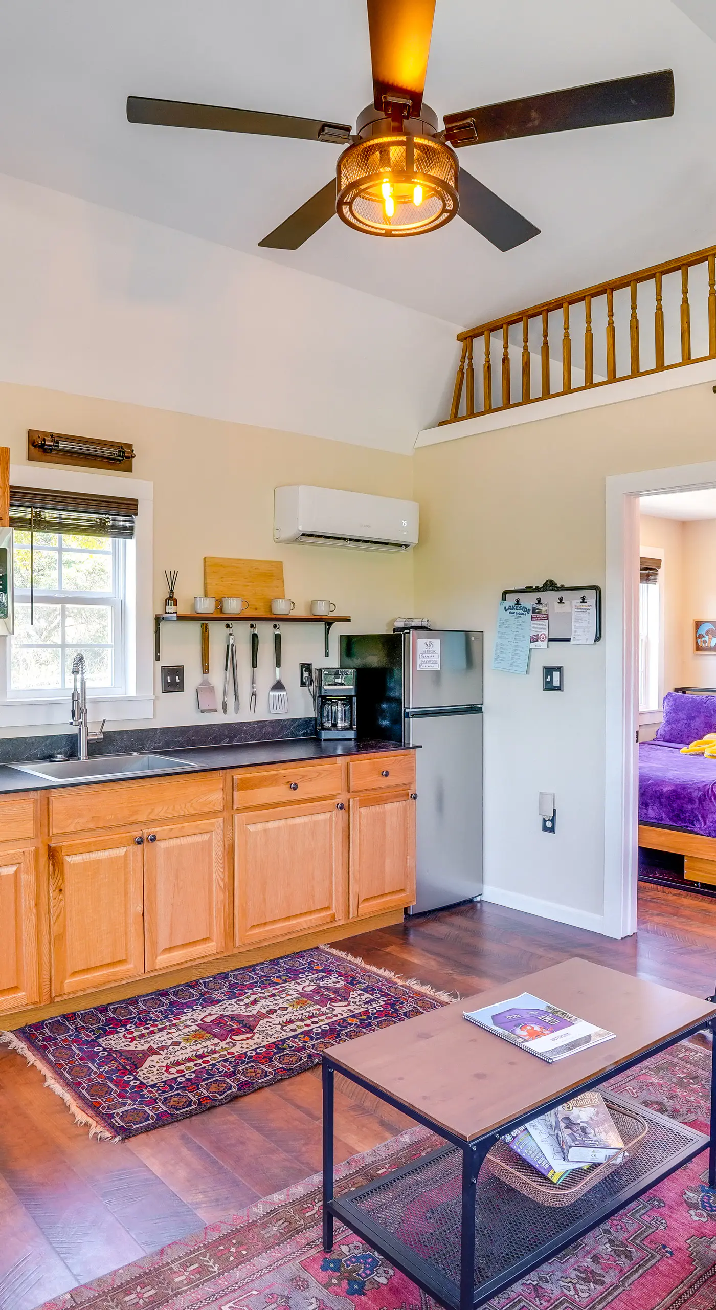 Whimsical Cabin w/ Grill < 4 Mi to Lake Brownwood!