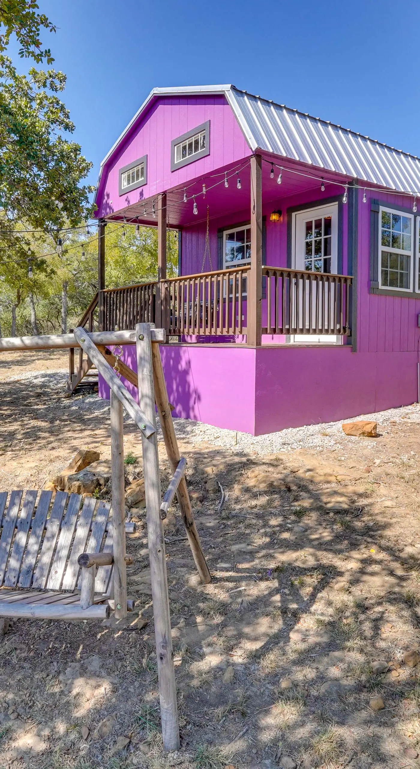 Whimsical Cabin w/ Grill < 4 Mi to Lake Brownwood!