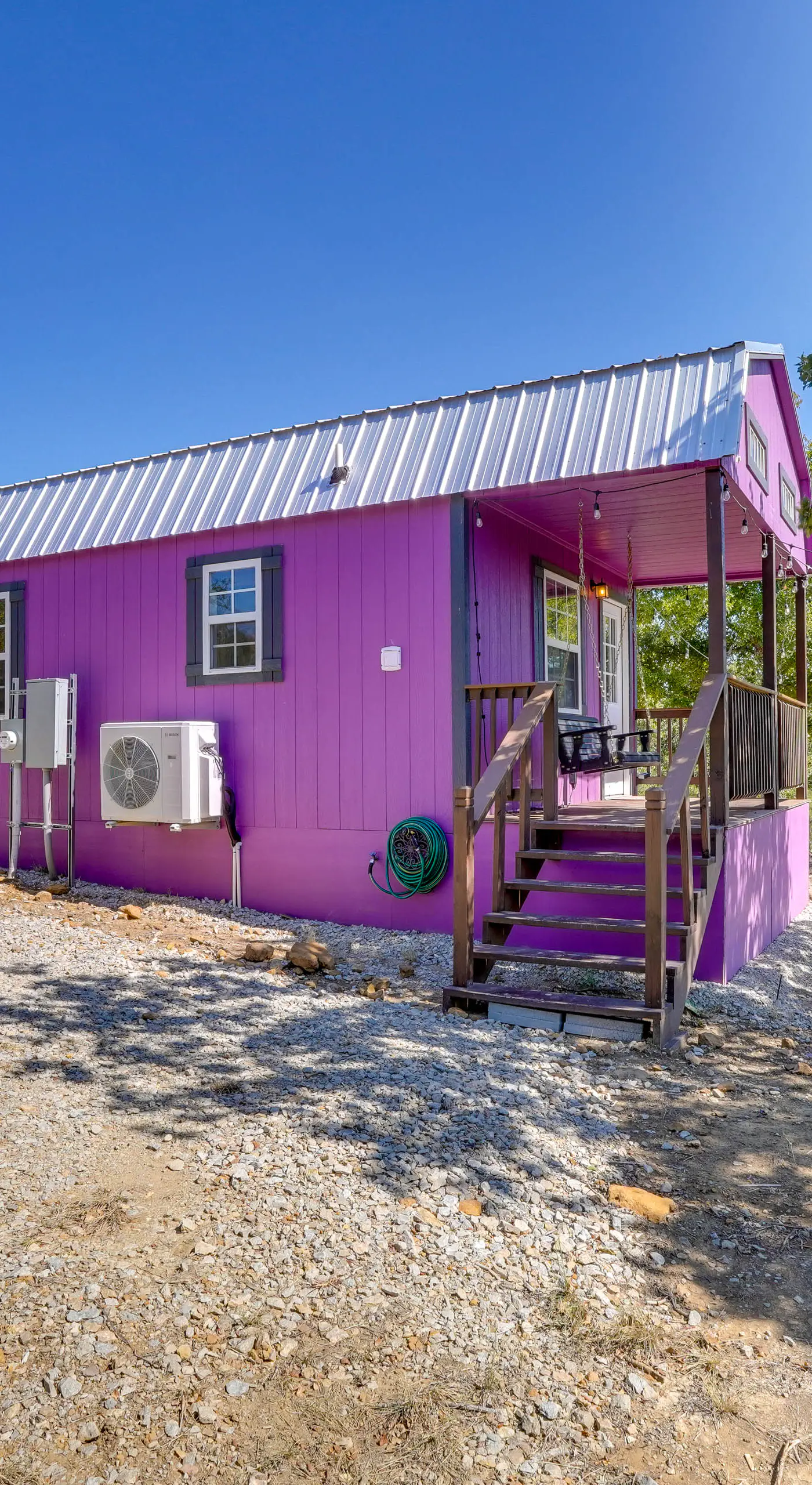 Whimsical Cabin w/ Grill < 4 Mi to Lake Brownwood!