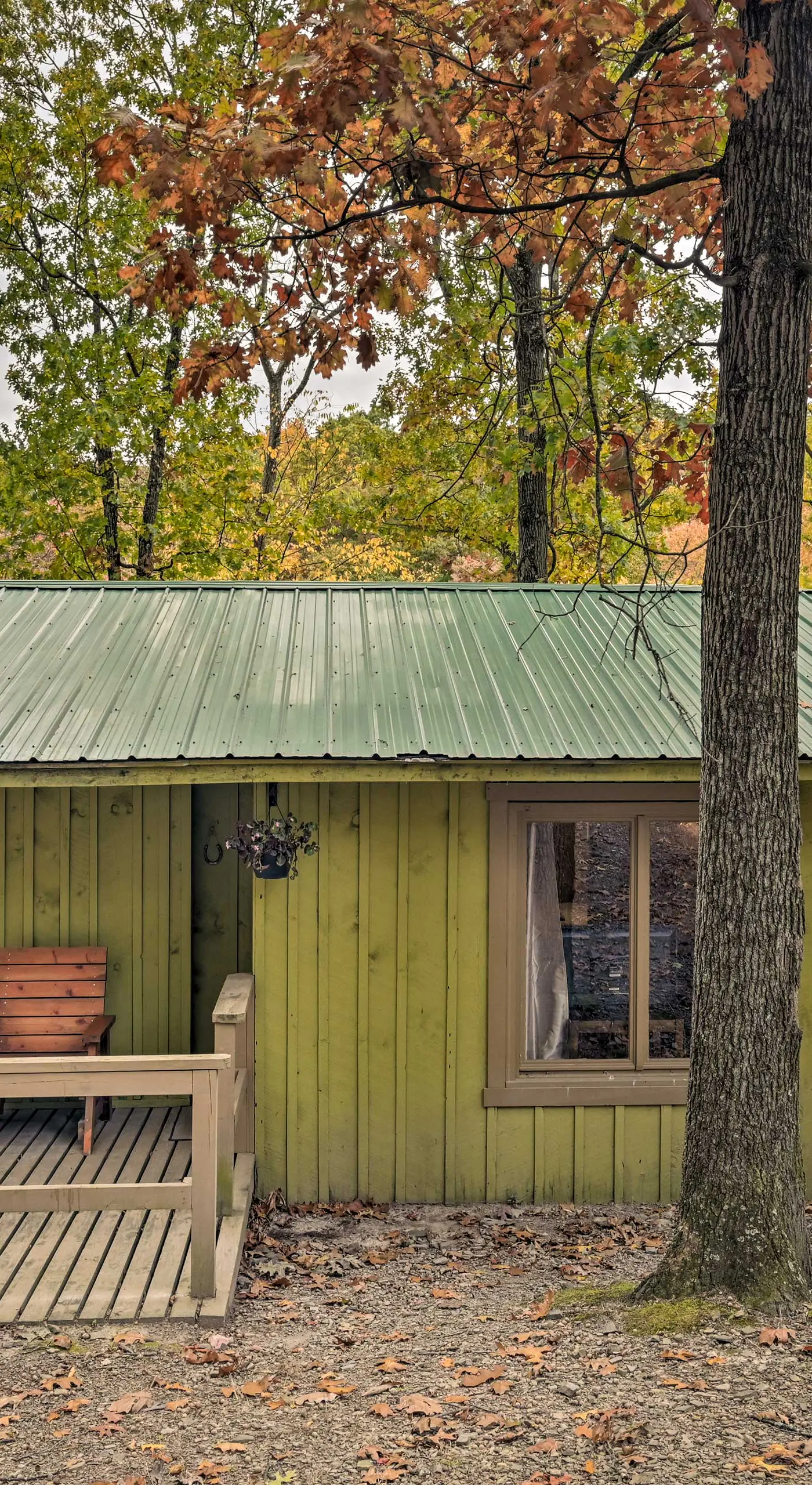 'Matt Dillon' Cabin ~ 1 Mile to Raystown Lake!