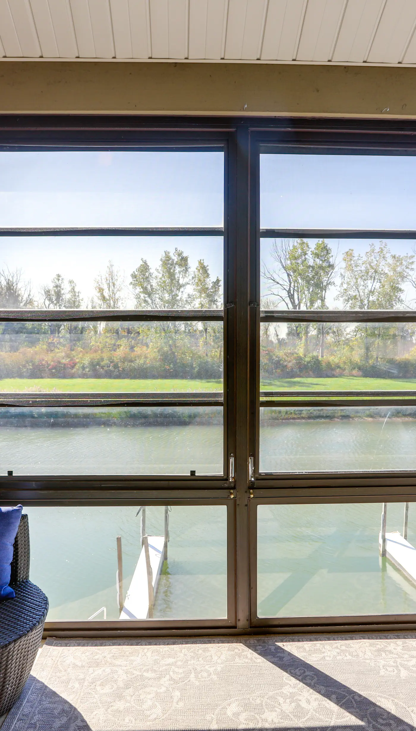 Charming Condo on Lake Erie w/ Community Pool