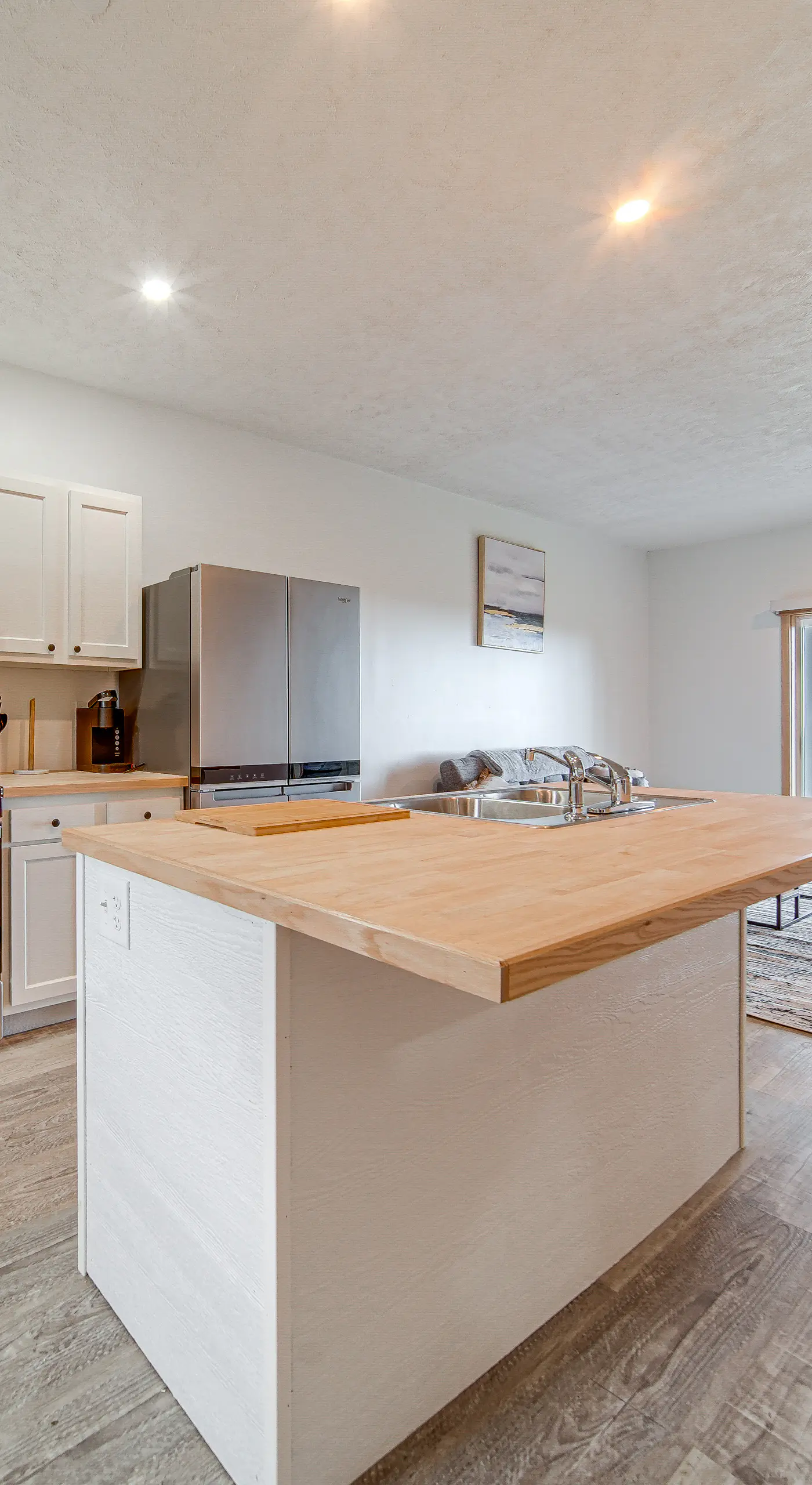 4 Mi to Lake: Golf-View Erie Condo w/ Porch
