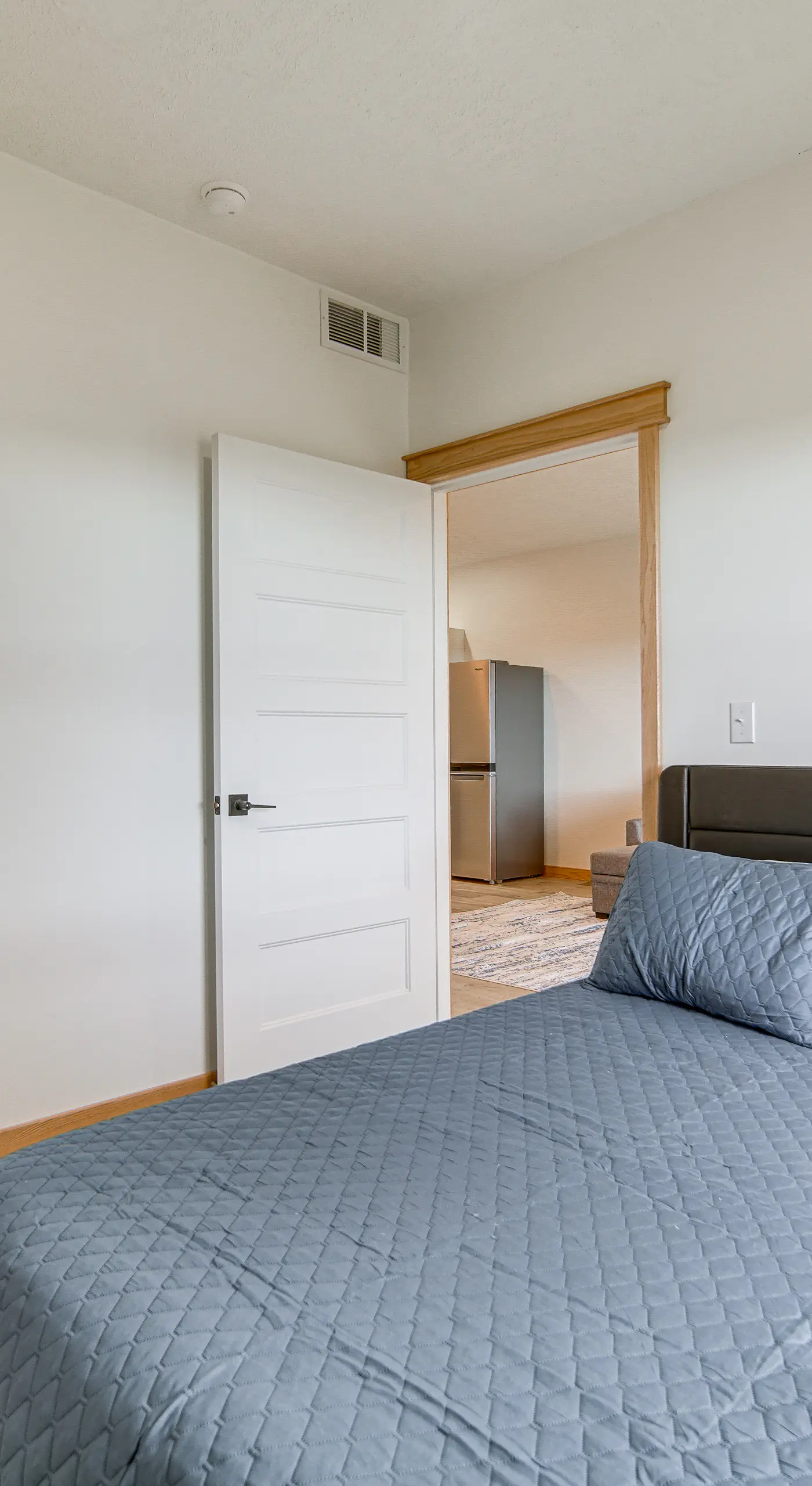 4 Mi to Lake: Golf-View Erie Condo w/ Porch