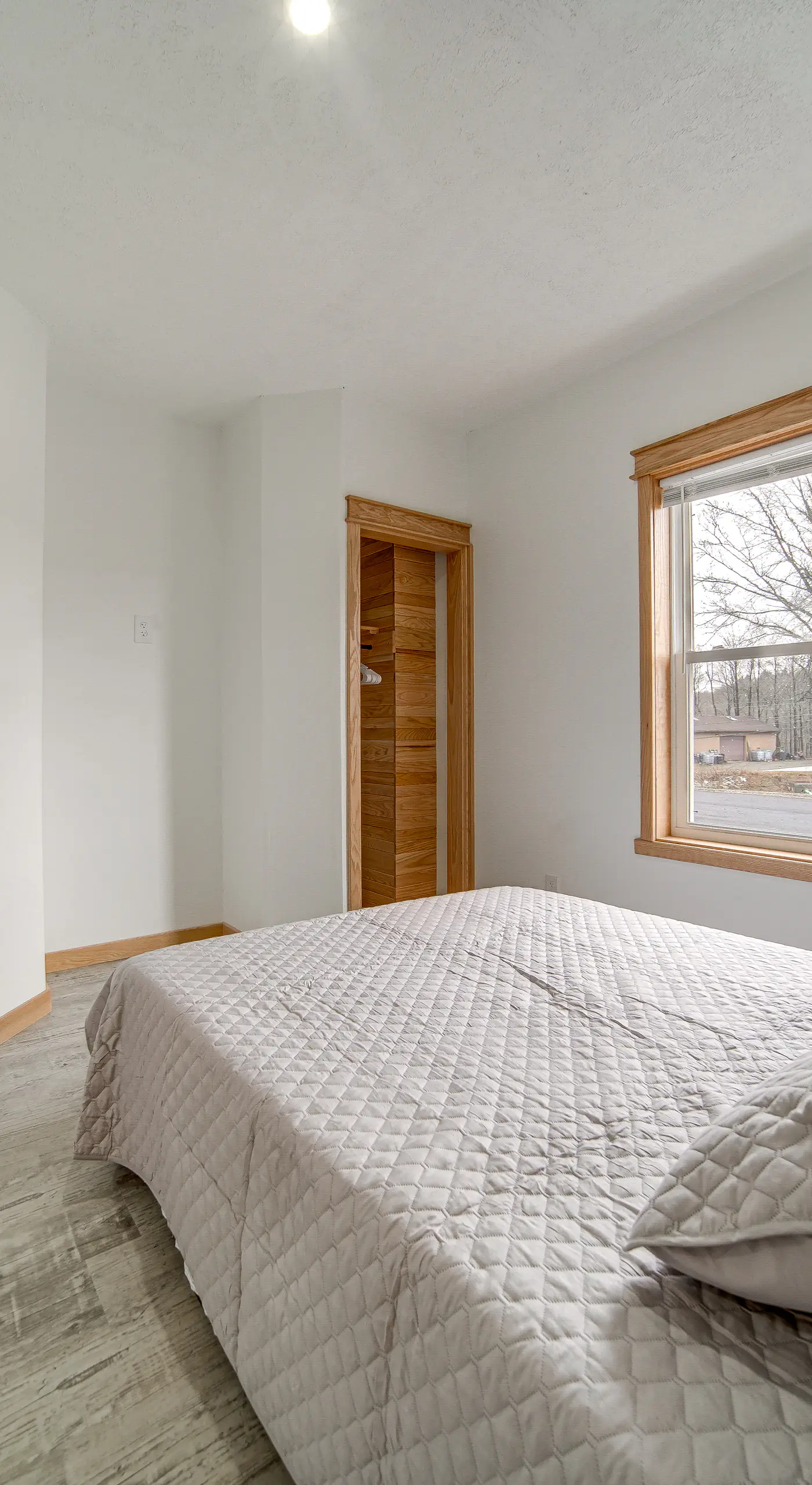 4 Mi to Lake: Golf-View Erie Condo w/ Porch