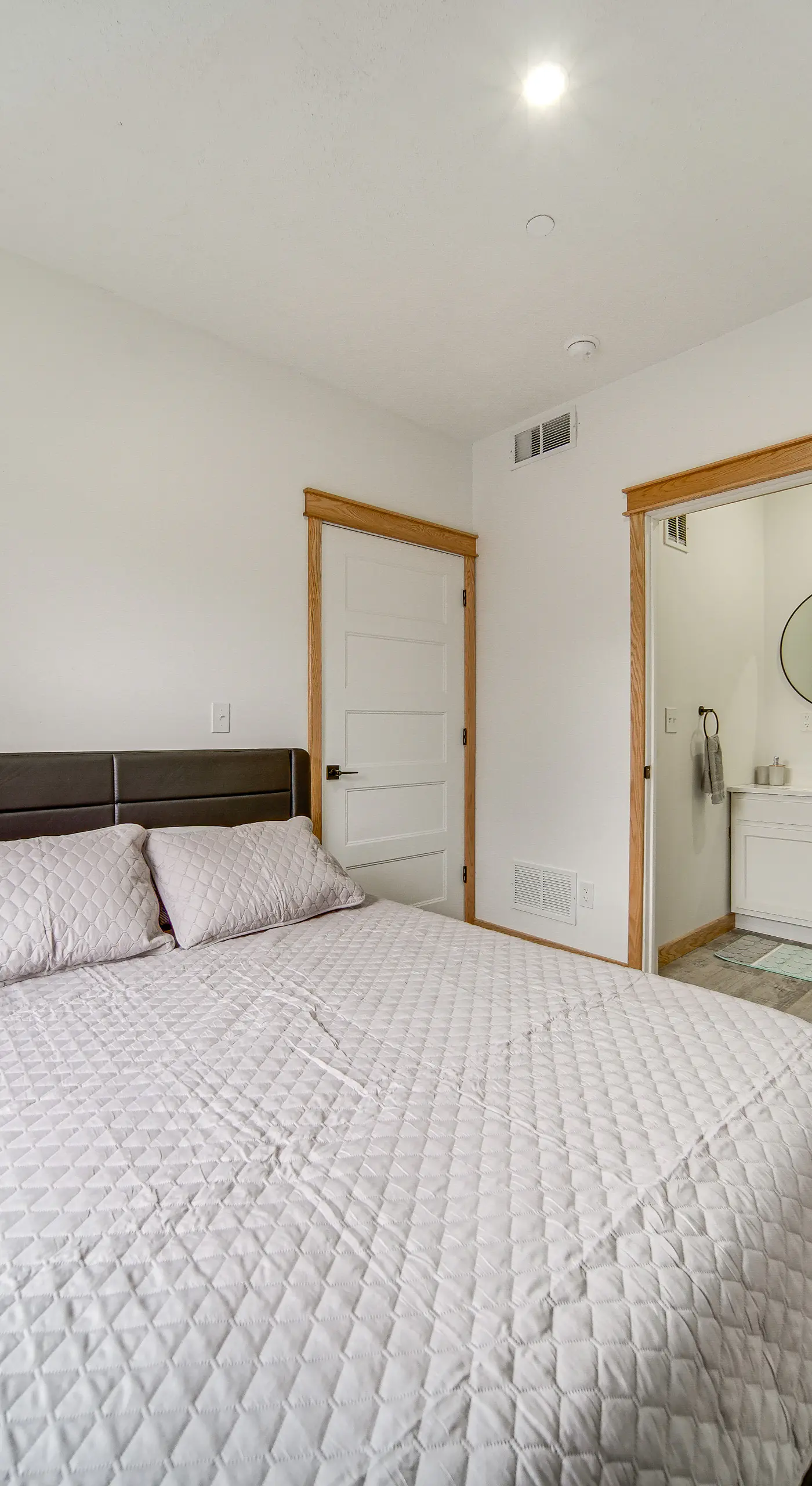 4 Mi to Lake: Golf-View Erie Condo w/ Porch