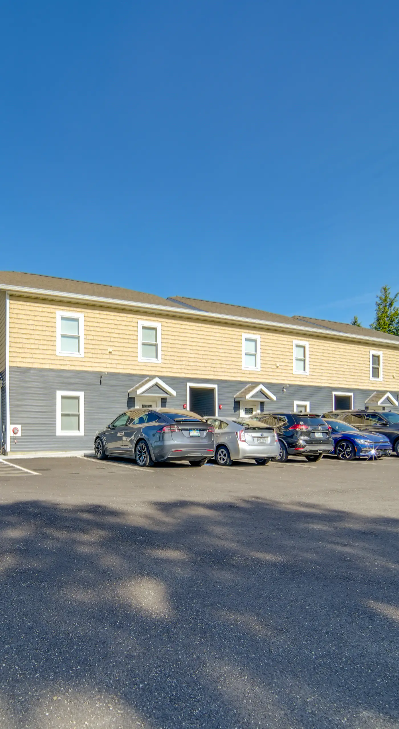 4 Mi to Lake: Golf-View Erie Condo w/ Porch