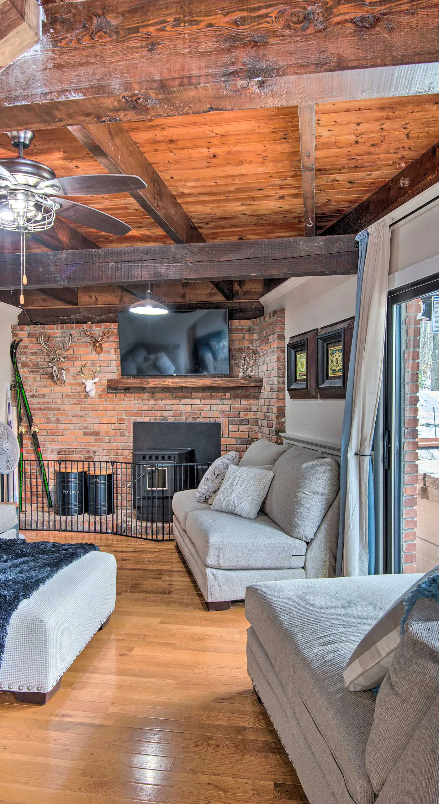 Pet-Friendly Gilford Home by Gunstock Ski Mountain