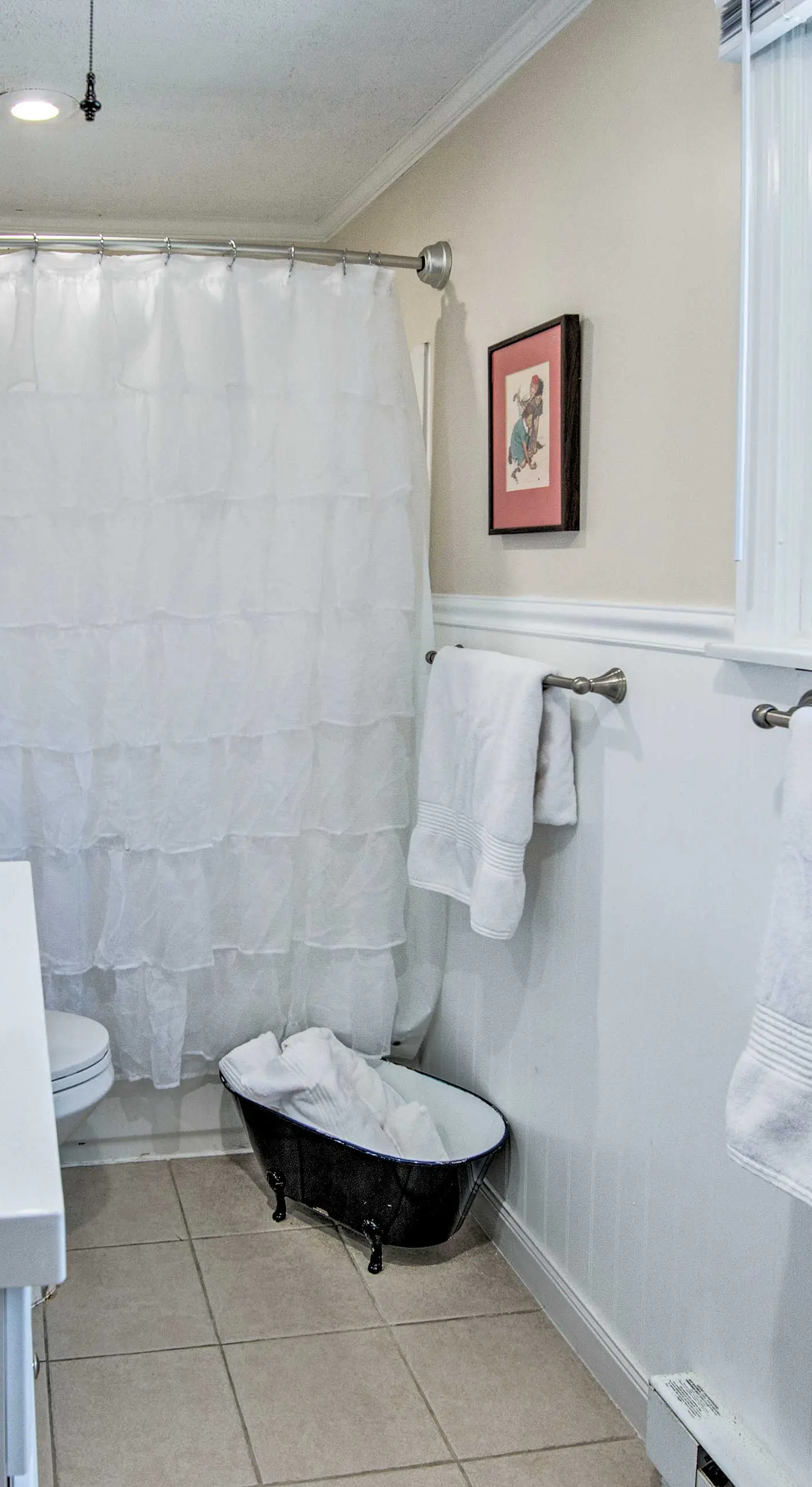 Pet-Friendly Gilford Home by Gunstock Ski Mountain