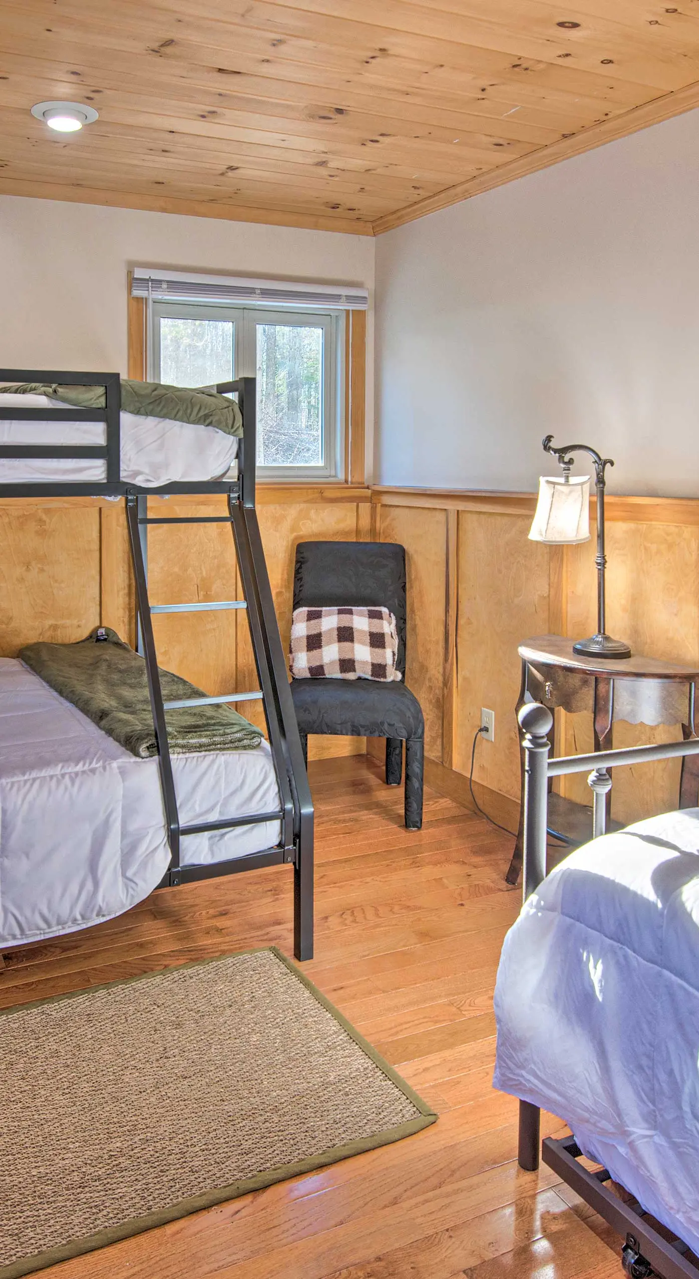 Pet-Friendly Gilford Home by Gunstock Ski Mountain