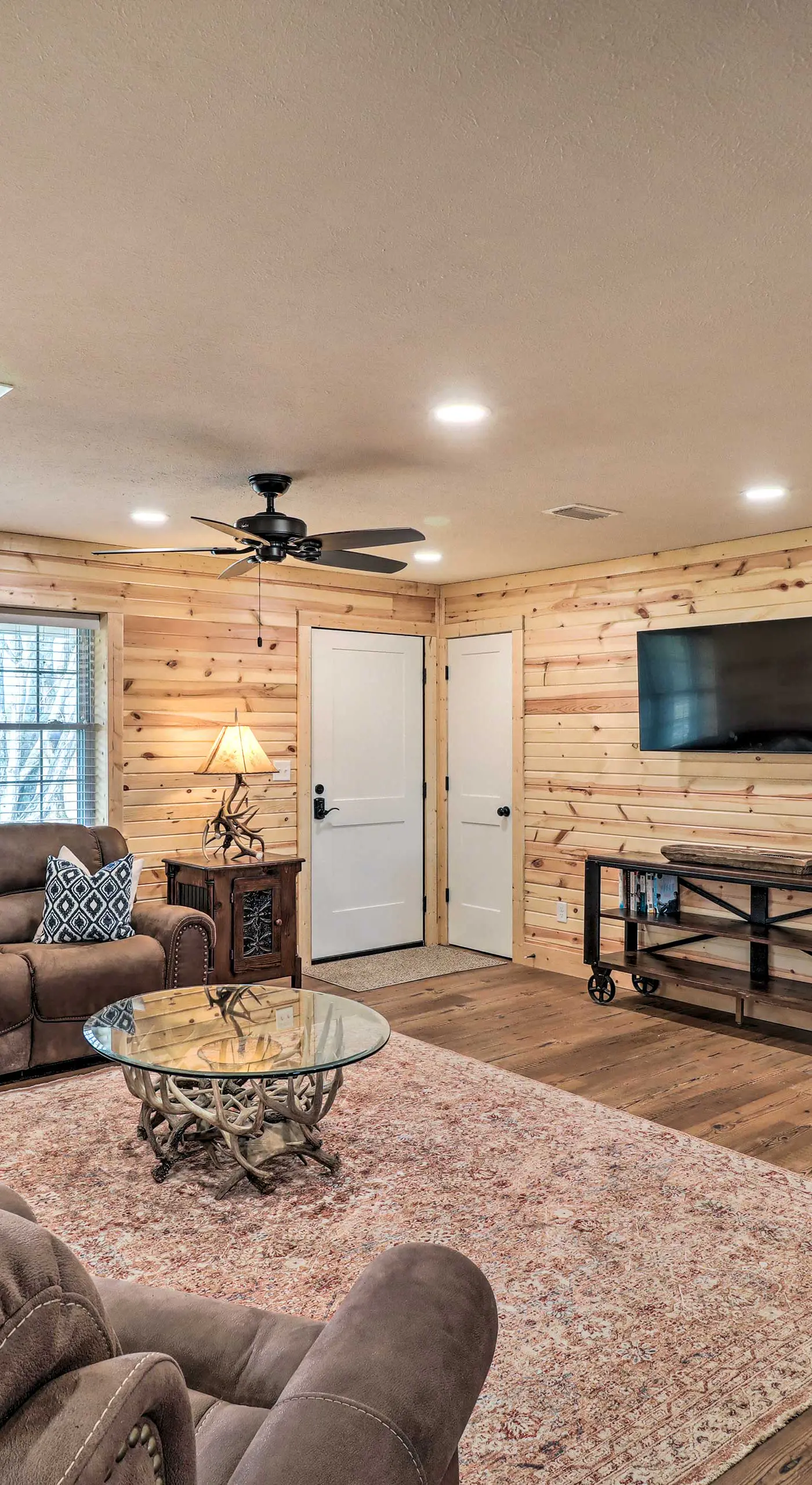 Greers Ferry Home on 40 Acres 1/4 Mi to Lake!