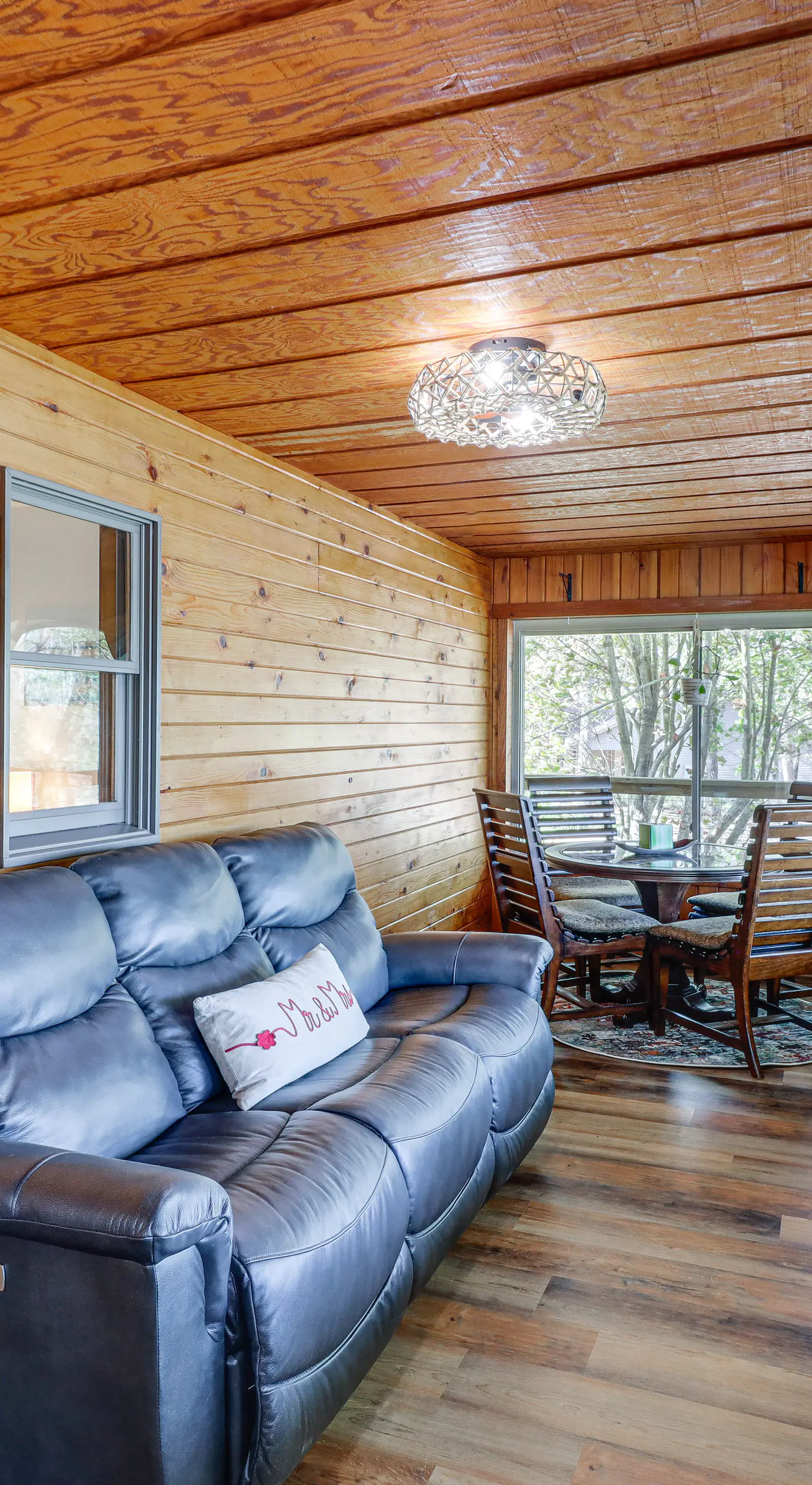 Tranquil Lakefront Greers Ferry Escape w/ Fire Pit