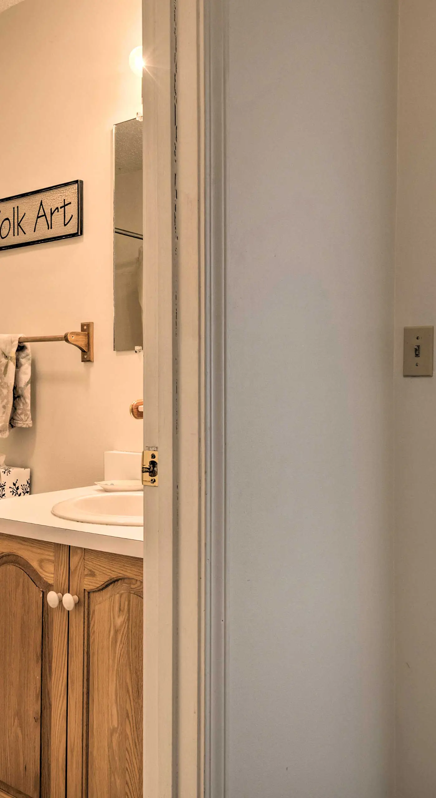Updated Condo Next to Burke Mountain Bike Trails!