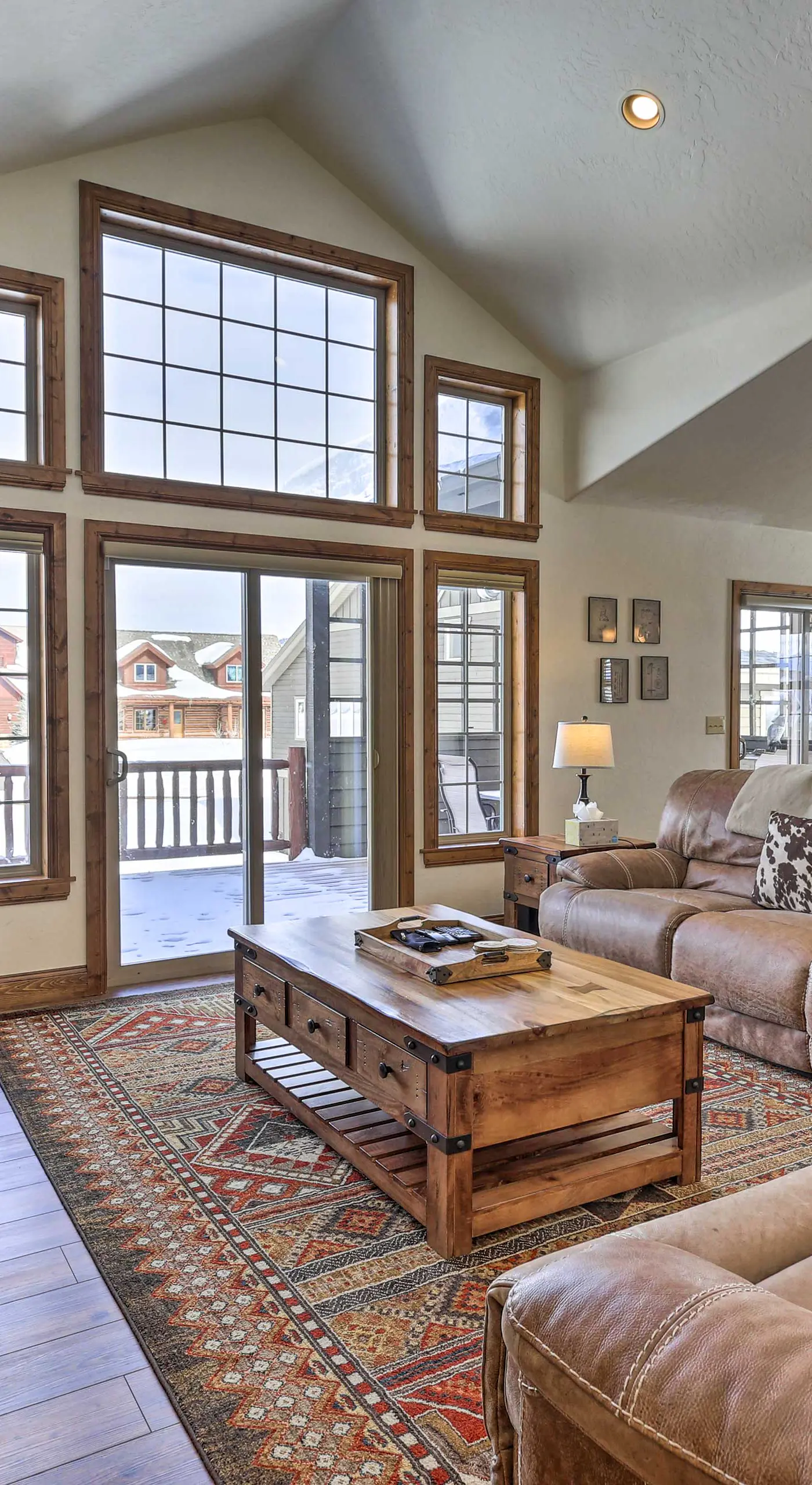 Luxe Rocky Mtn Retreat w/ Hot Tub - By Winter Park