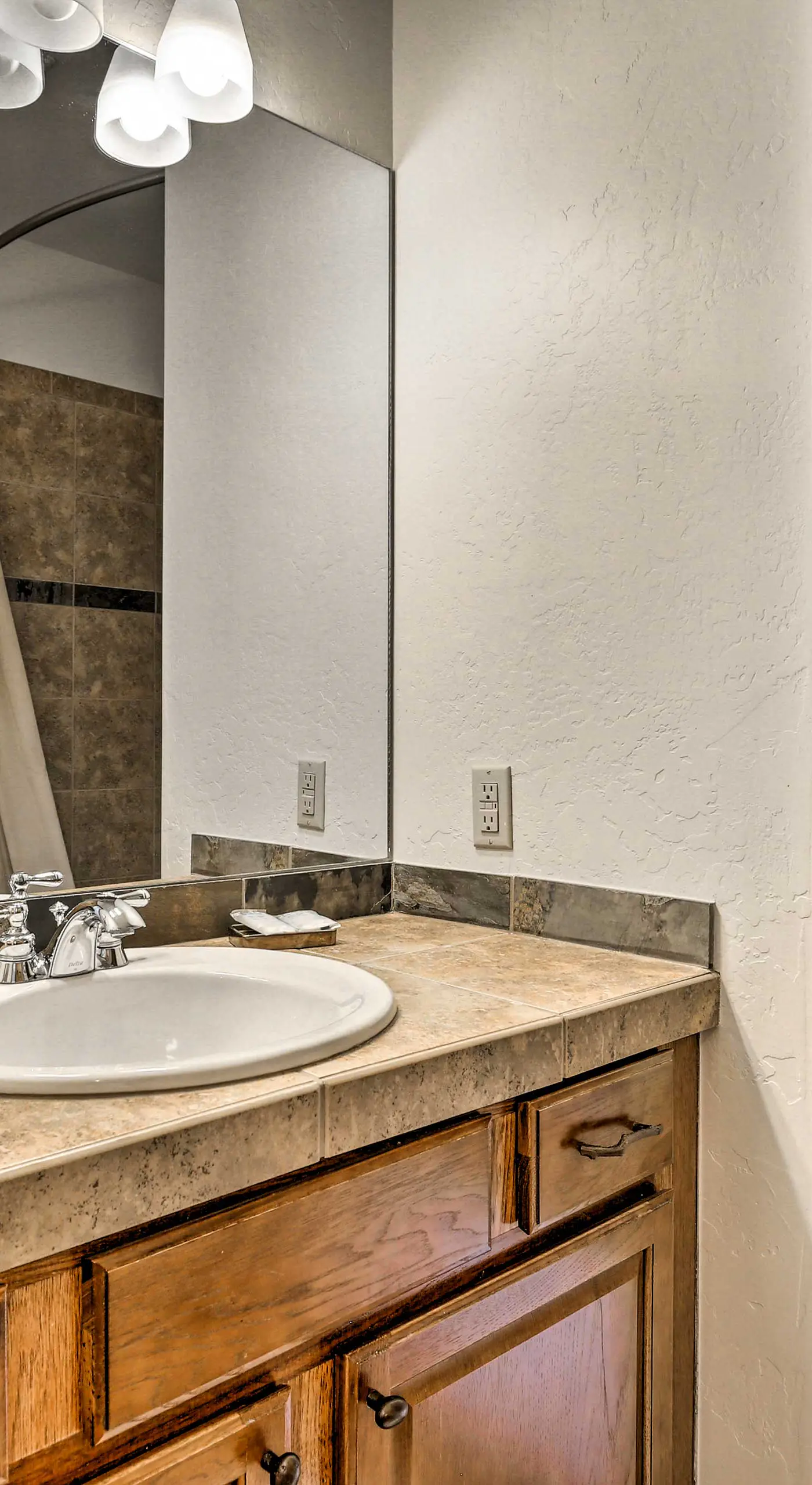 Luxe Rocky Mtn Retreat w/ Hot Tub - By Winter Park